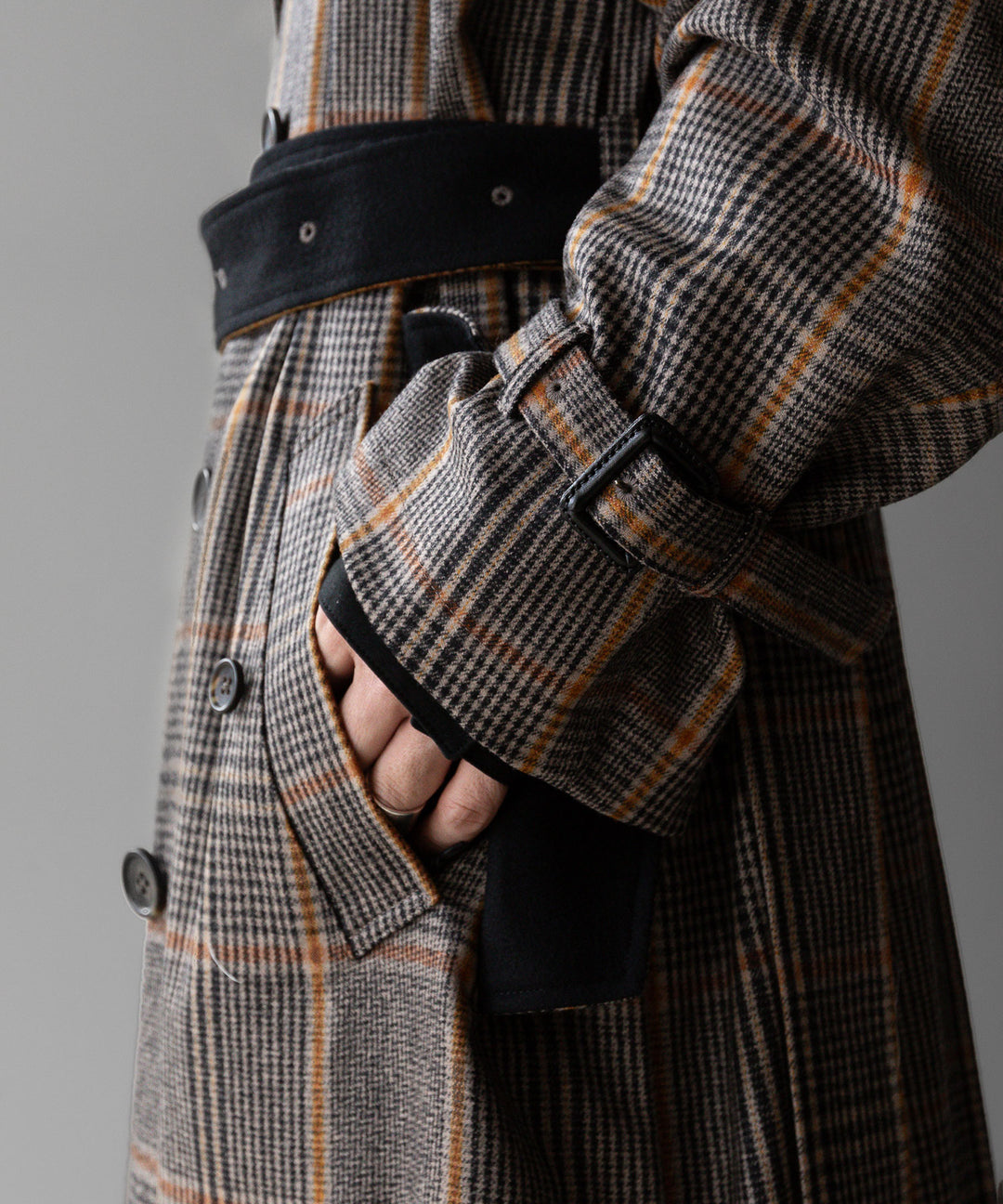 stein(シュタイン)の23AWコレクションOVERSIZED DOUBLE LAPELED TRENCH COATのGLEN CHECK × BLACK