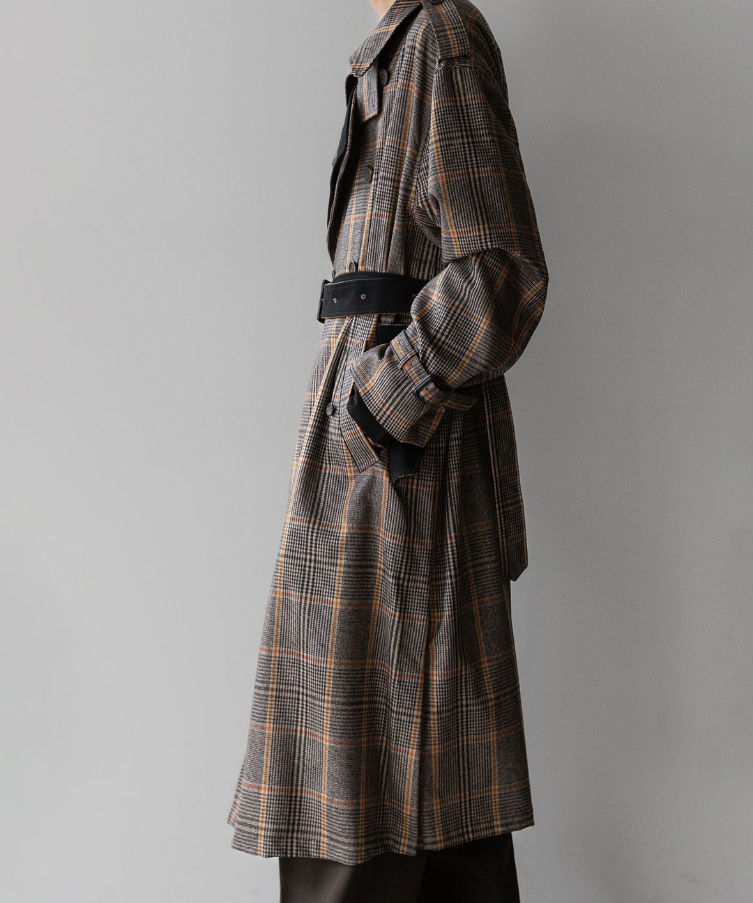 stein(シュタイン)の23AWコレクションOVERSIZED DOUBLE LAPELED TRENCH COATのGLEN CHECK × BLACK