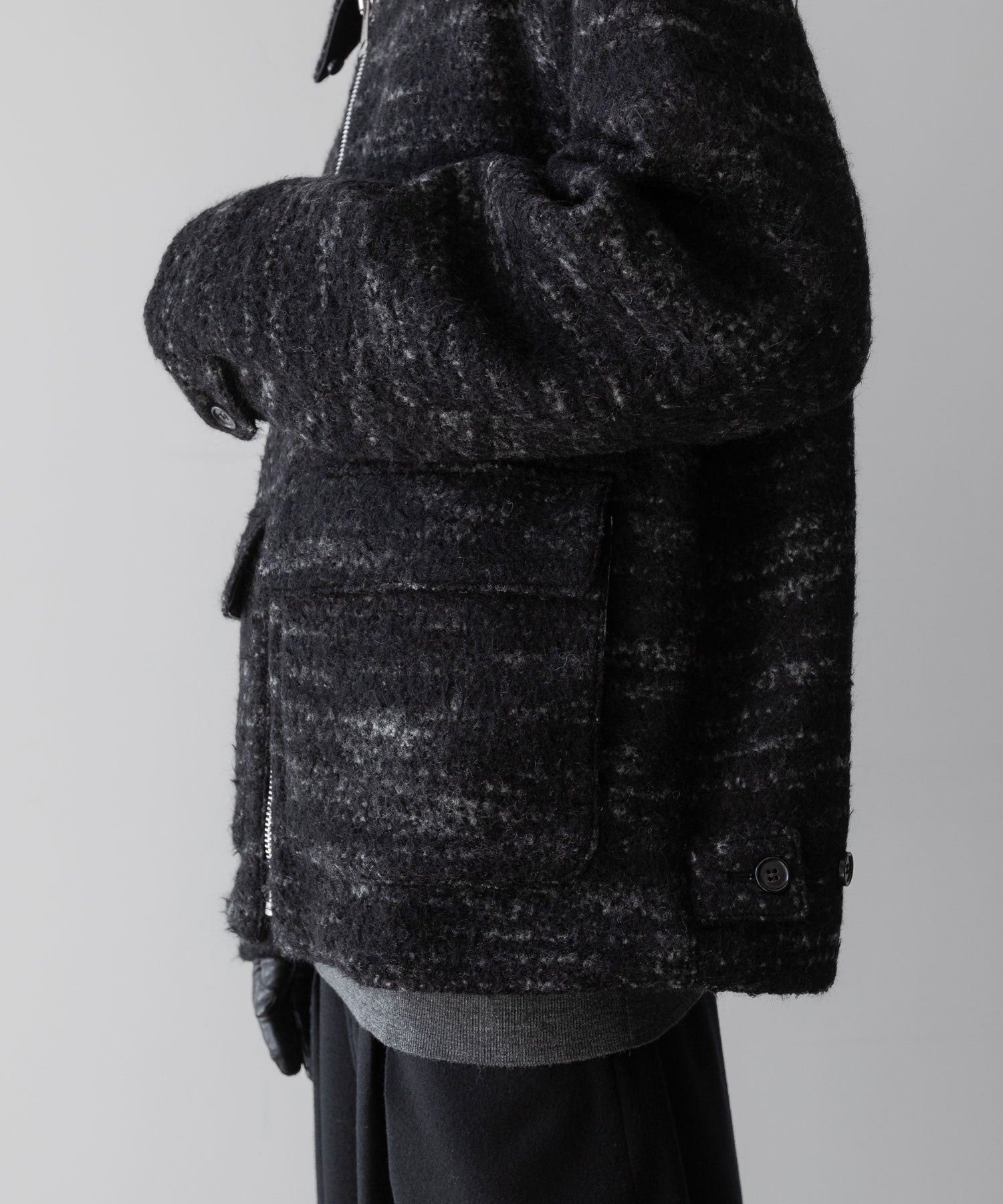 INTÉRIM(インテリム)のDOUBLE FACE HAIRY BABY LAMA WOOL SPORTS JACKET - RAW BLACKの公式通販サイトsession福岡セレクトショップ