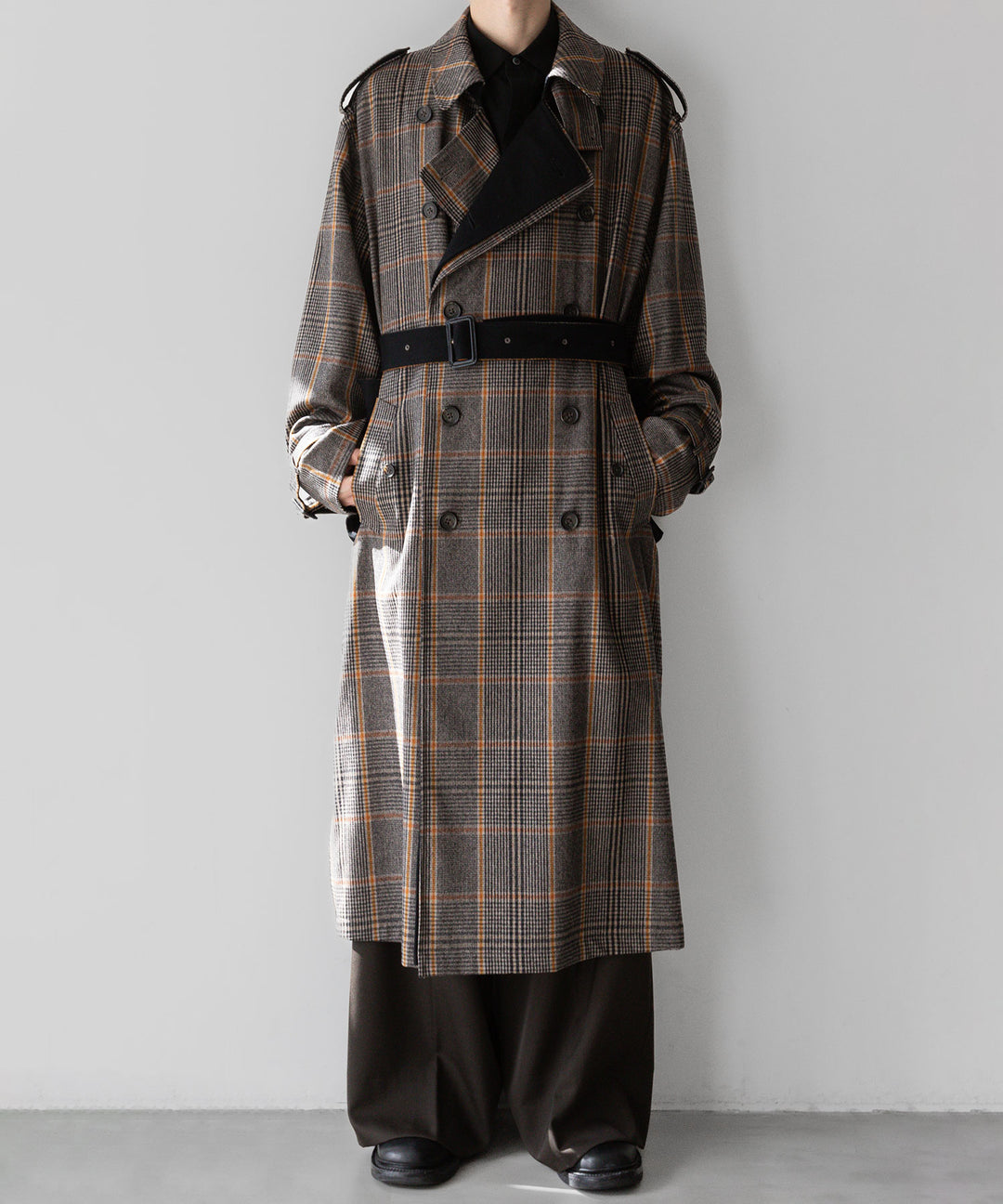 stein(シュタイン)の23AWコレクションOVERSIZED DOUBLE LAPELED TRENCH COATのGLEN CHECK × BLACK