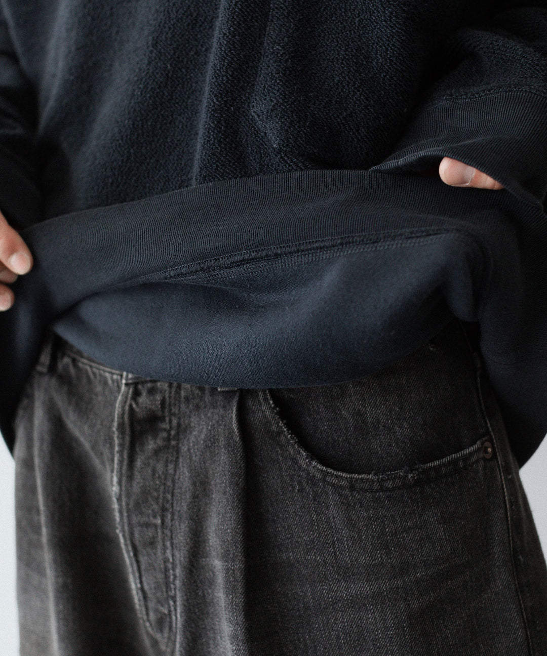 【phebus】SULFUR DYE FLEECE P/O - CAHRCOAL