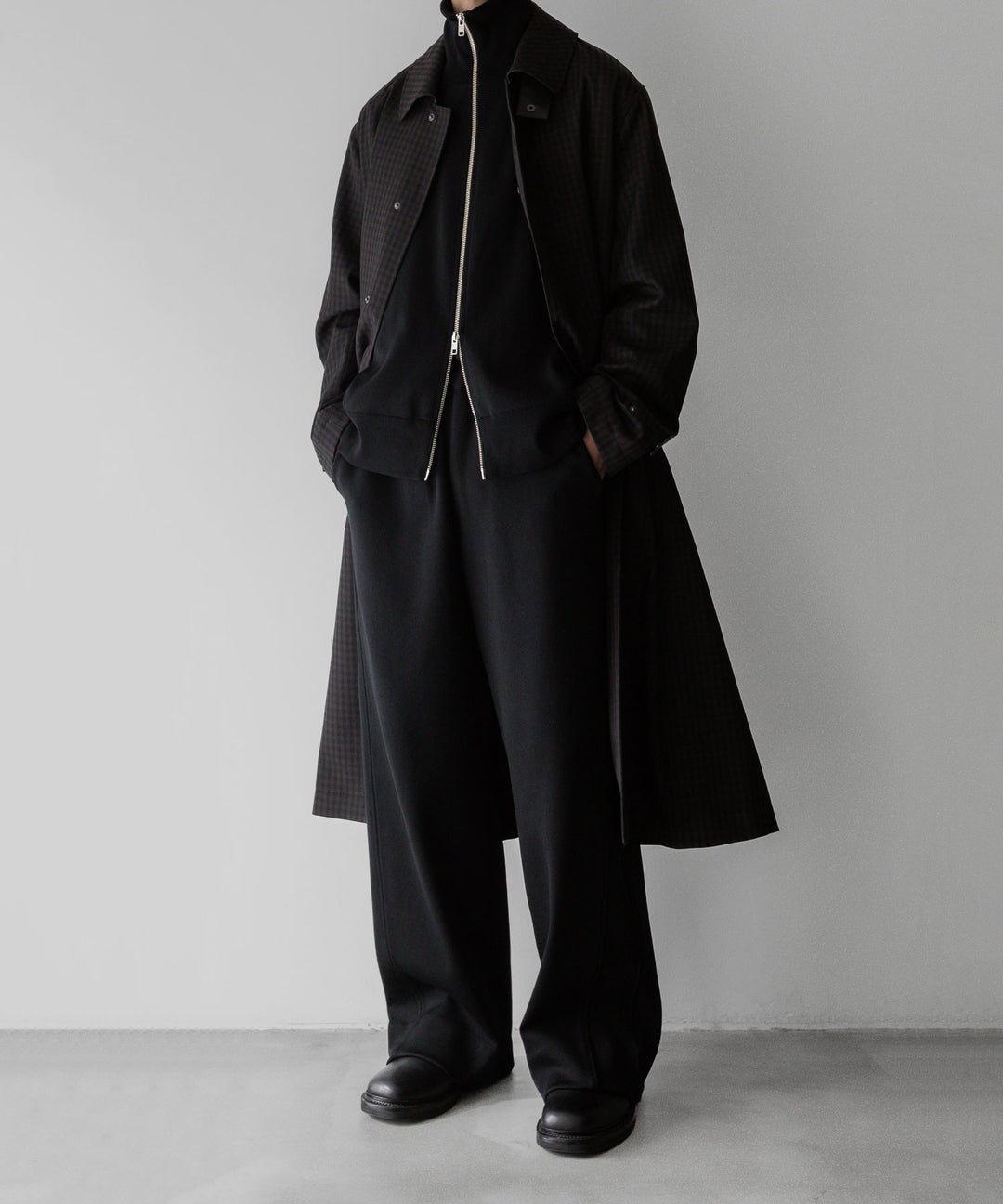 【stein】ssstein シュタインのCUPRO BICOLOR WIDE TRACK PANTSのBLACK × BLACK  公式通販サイトsession福岡セレクトショップ