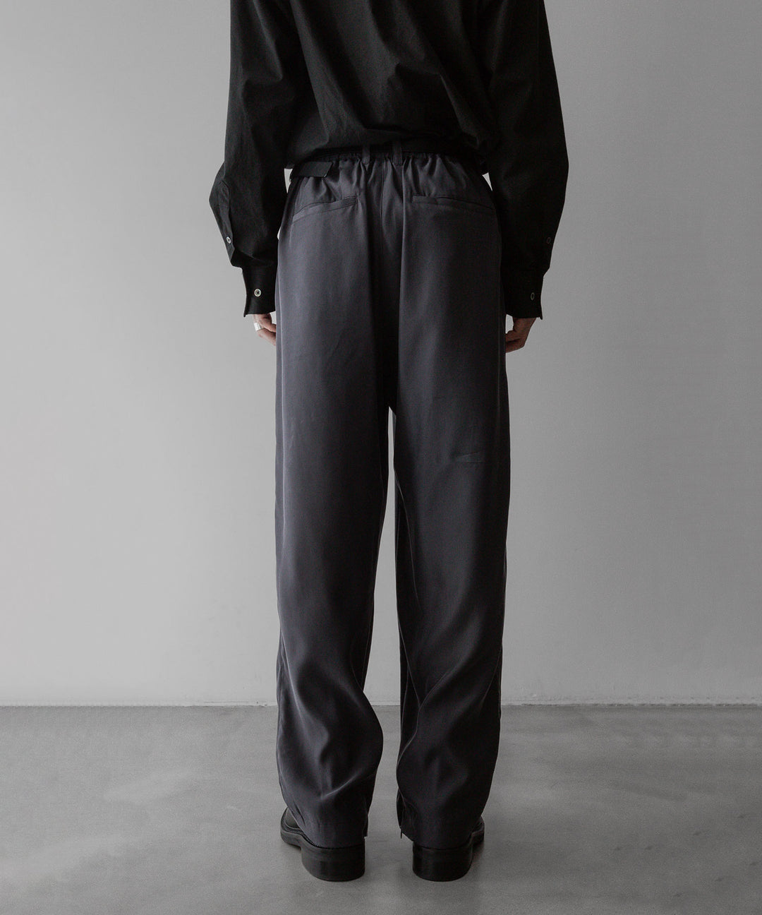 【stein】ssstein シュタインのCUPRO WIDE EASY TROUSERSのCHARCOAL 公式通販サイトsession福岡セレクトショップ