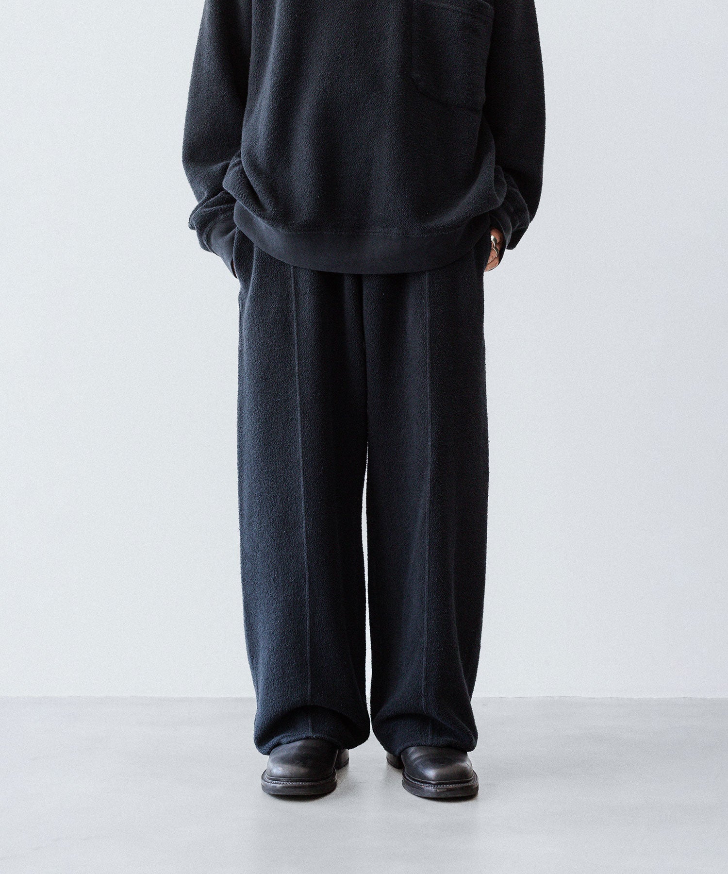 【phebus】SULFUR DYE FLEECE PANTS - CAHRCOAL
