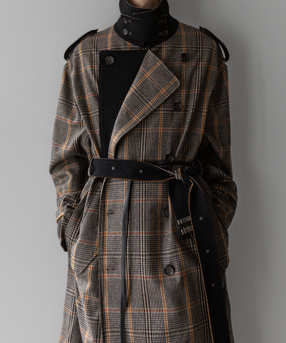 stein(シュタイン)の23AWコレクションOVERSIZED DOUBLE LAPELED TRENCH COATのGLEN CHECK × BLACK