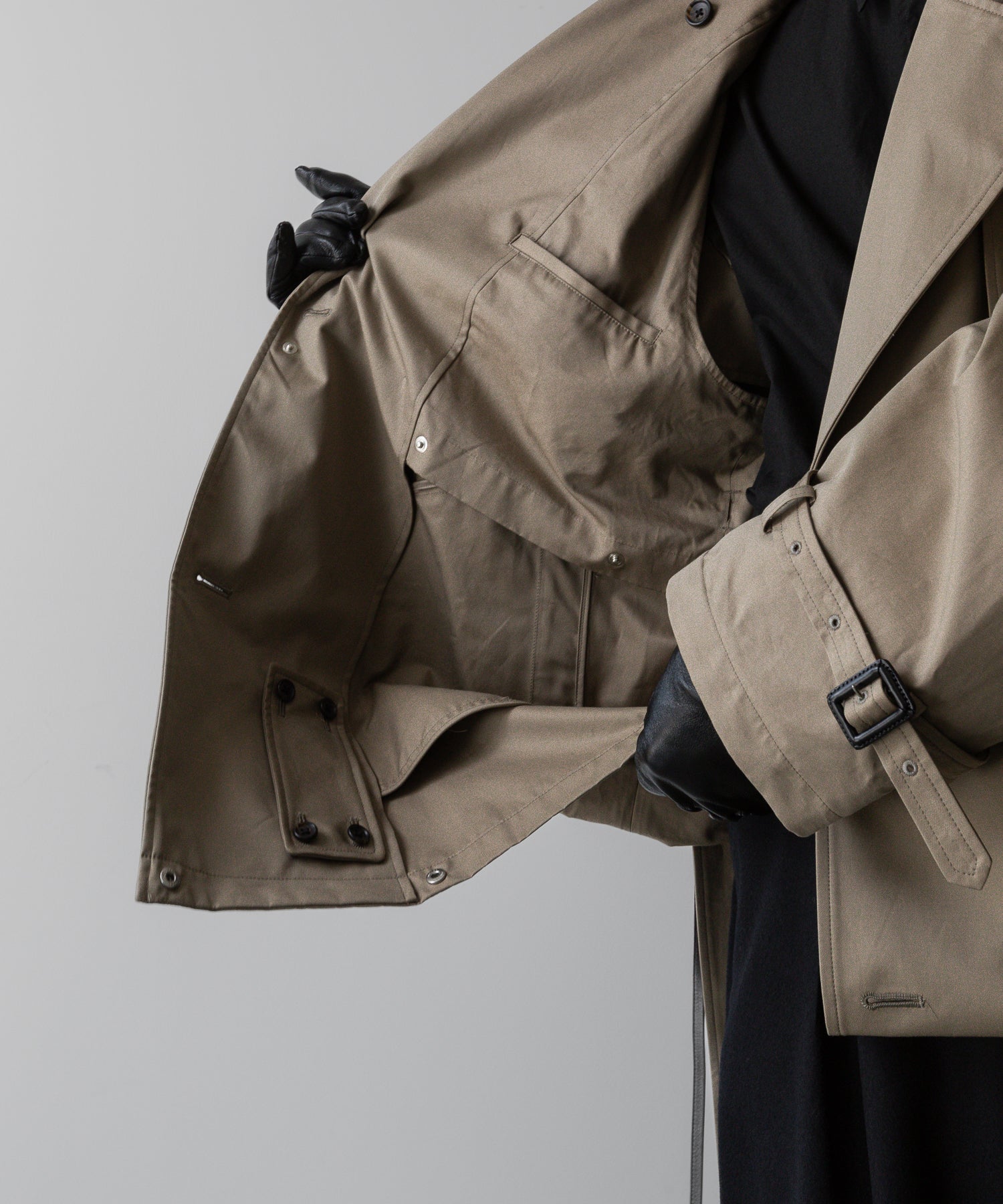 ssstein(シュタイン)の24AWコレクション LAYERED SHORT TRENCH COAT - BEIGE 公式通販サイトsession福岡セレクトショップ