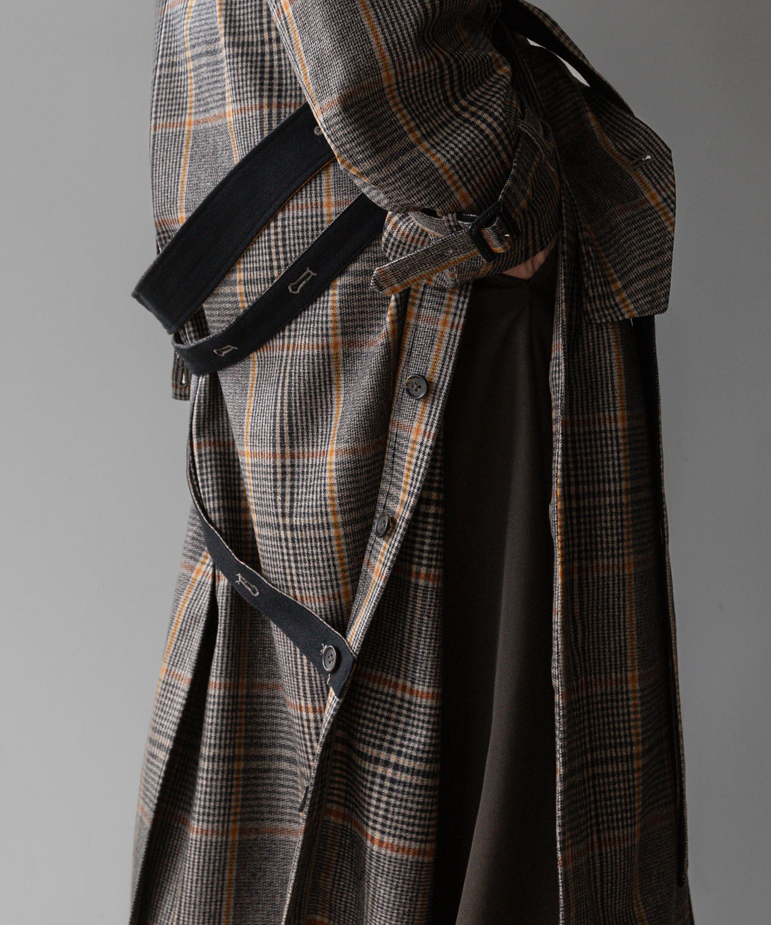 stein(シュタイン)の23AWコレクションOVERSIZED DOUBLE LAPELED TRENCH COATのGLEN CHECK × BLACK