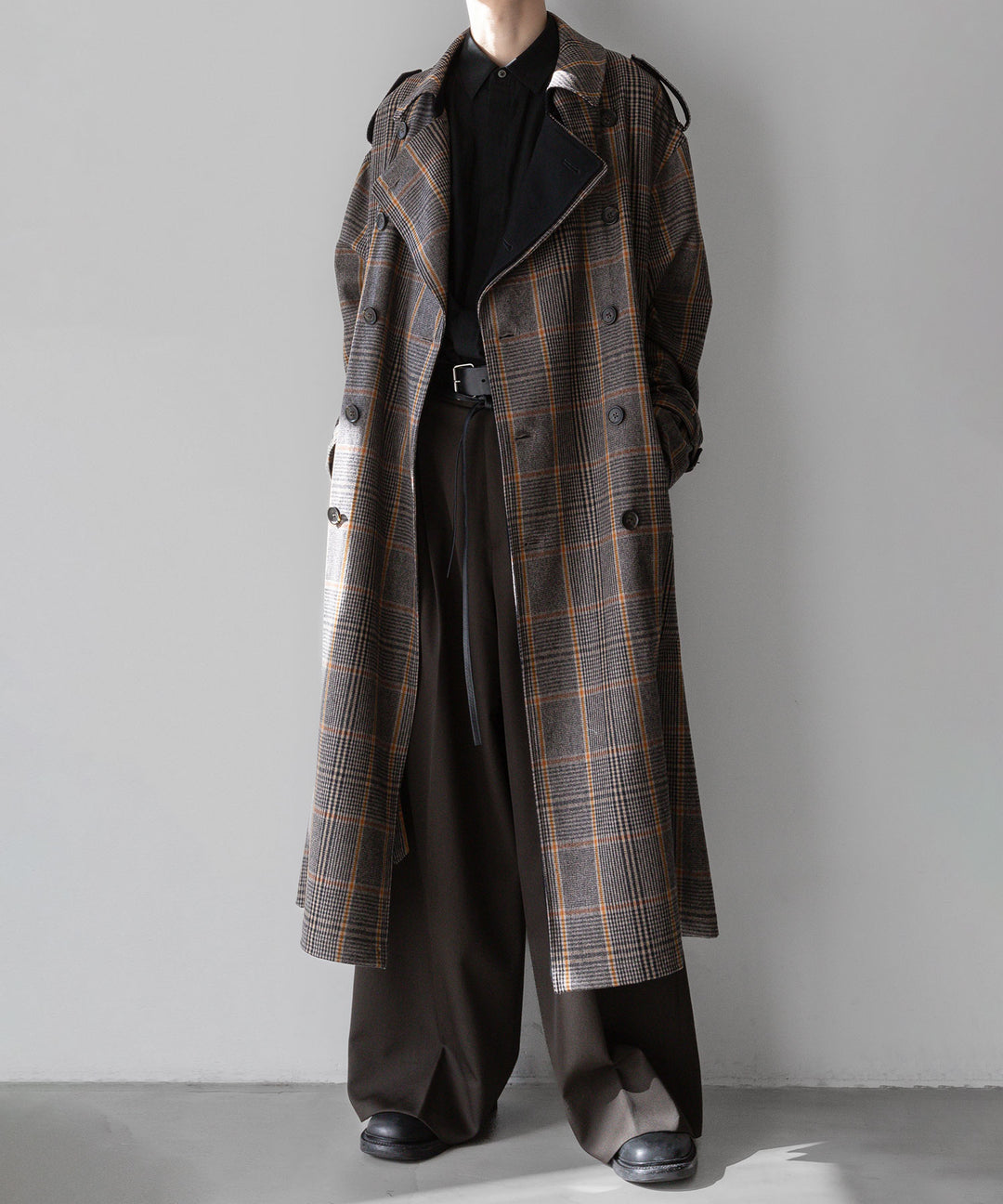 stein(シュタイン)の23AWコレクションOVERSIZED DOUBLE LAPELED TRENCH COATのGLEN CHECK × BLACK