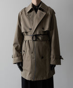 画像をギャラリービューアに読み込む, ssstein(シュタイン)の24AWコレクション LAYERED SHORT TRENCH COAT - BEIGE 公式通販サイトsession福岡セレクトショップ
