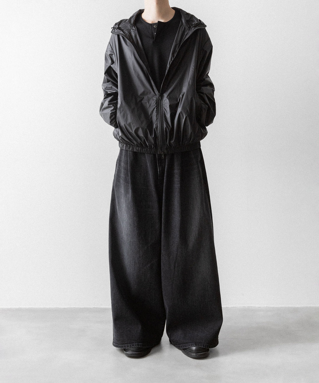 ssstein(シュタイン)のEXTRA LIGHT NYLON SHIRRED ZIP HOOD JACKET -BLACKの公式通販サイトsession福岡セレクトショップ