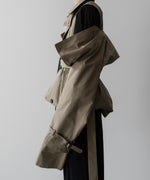 画像をギャラリービューアに読み込む, ssstein(シュタイン)の24AWコレクション LAYERED SHORT TRENCH COAT - BEIGE 公式通販サイトsession福岡セレクトショップ
