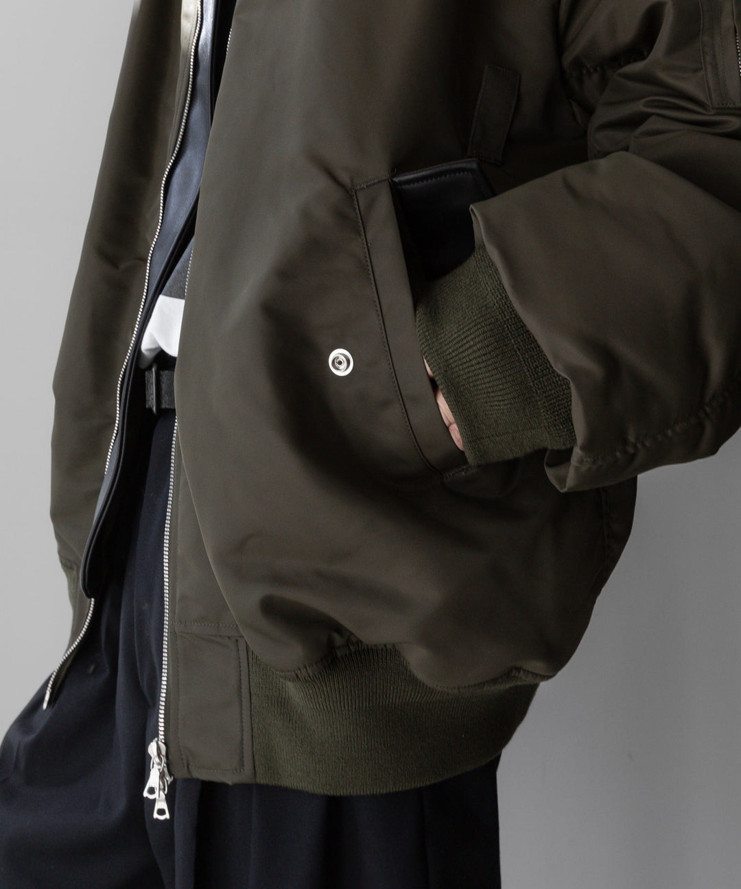 stein(シュタイン)の23AWコレクションOVERSIZED FLIGHT JACKETのMILITARY KHAKI