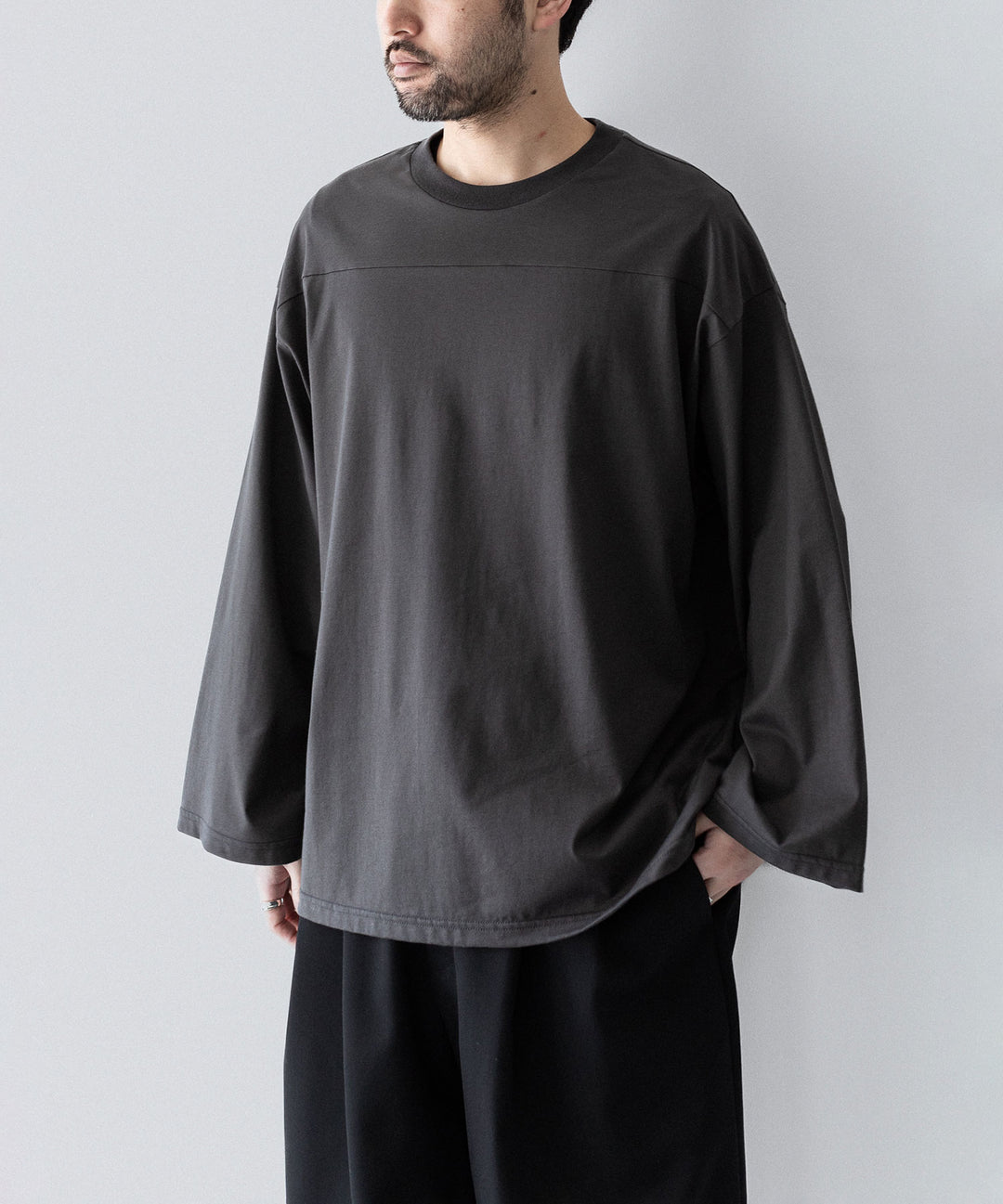 INTÉRIM インテリムHYPER BIG HIGH GAUGE SUVIN JERSEY L/S FOOTBALL TEEのSMOKE BLACK 公式通販サイトsession福岡セレクトショップ
