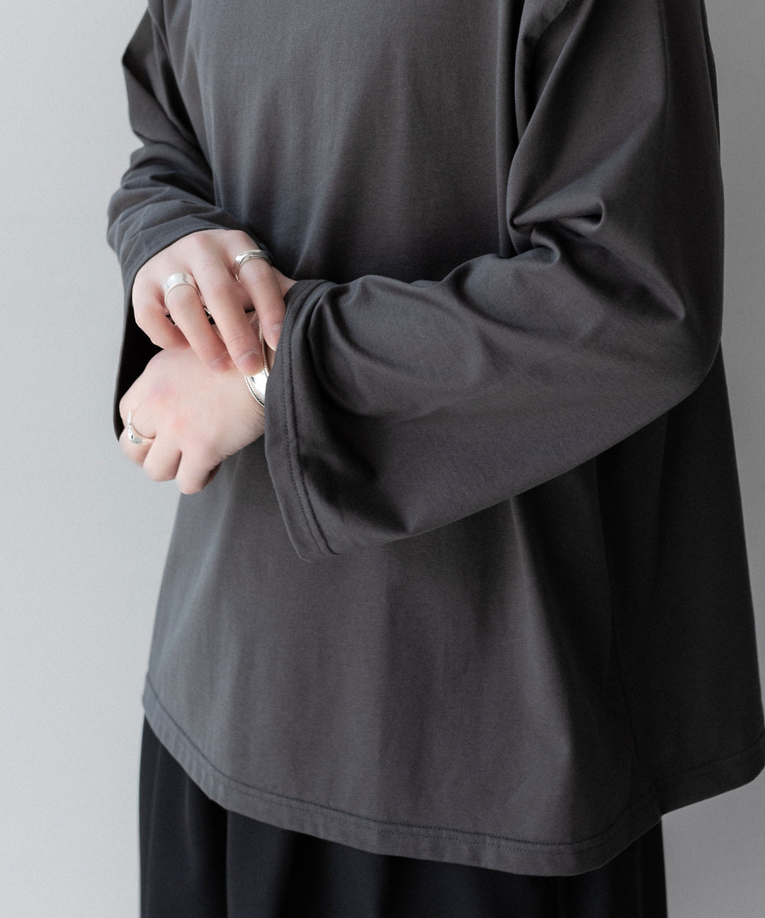 INTÉRIM インテリムHYPER BIG HIGH GAUGE SUVIN JERSEY L/S FOOTBALL TEEのSMOKE BLACK 公式通販サイトsession福岡セレクトショップ