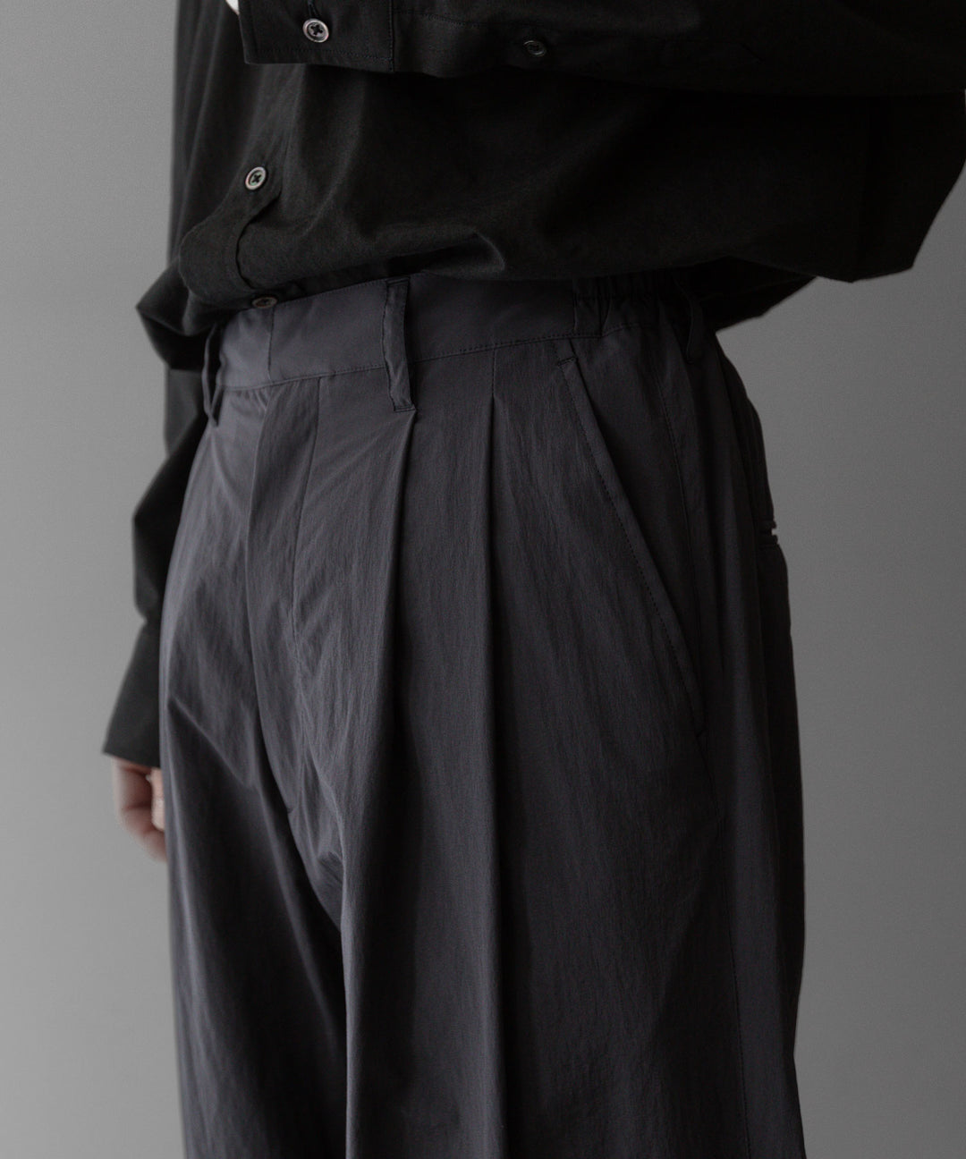 stein ssstein シュタインのWINDPROOF NYLON WIDE EASY TROUSERSのDARK GREY KHAKI公式通販サイトsession福岡セレクトショップ
