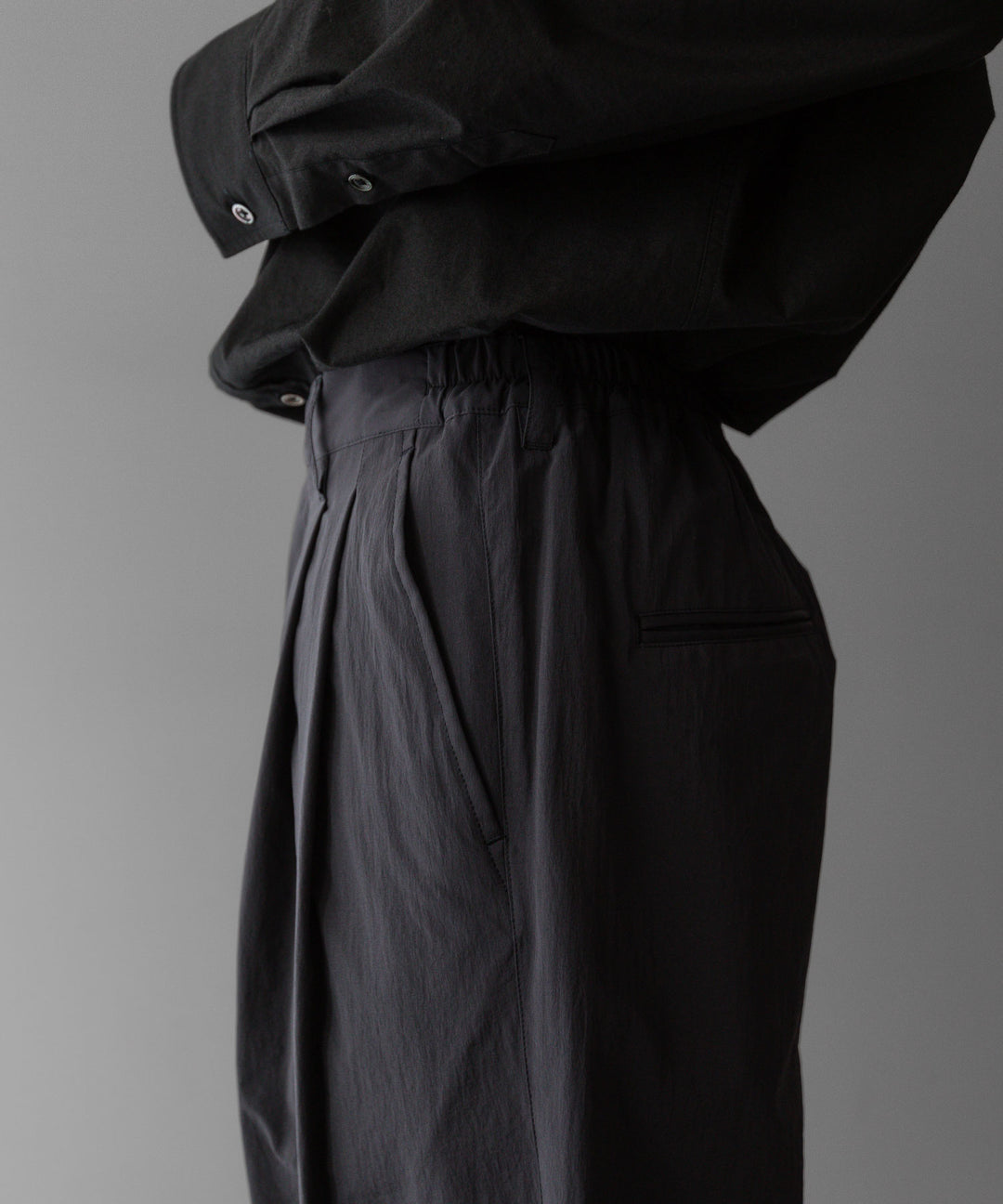 stein ssstein シュタインのWINDPROOF NYLON WIDE EASY TROUSERSのDARK GREY KHAKI公式通販サイトsession福岡セレクトショップ