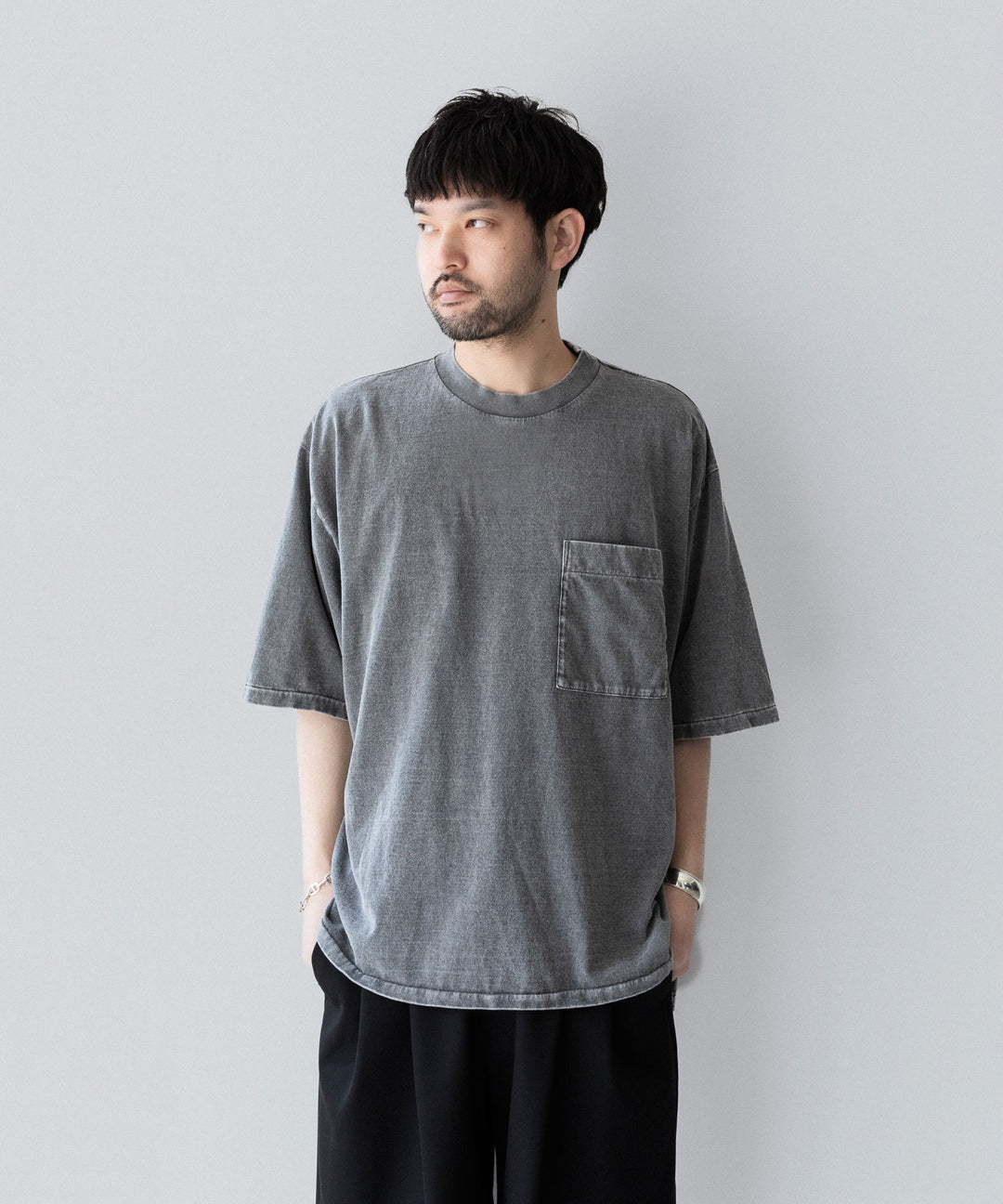 【INTÉRIM】HYPER BIG VINTAGE FADE BLACK POCKET T-SHIRT - LIGHT BLACK
