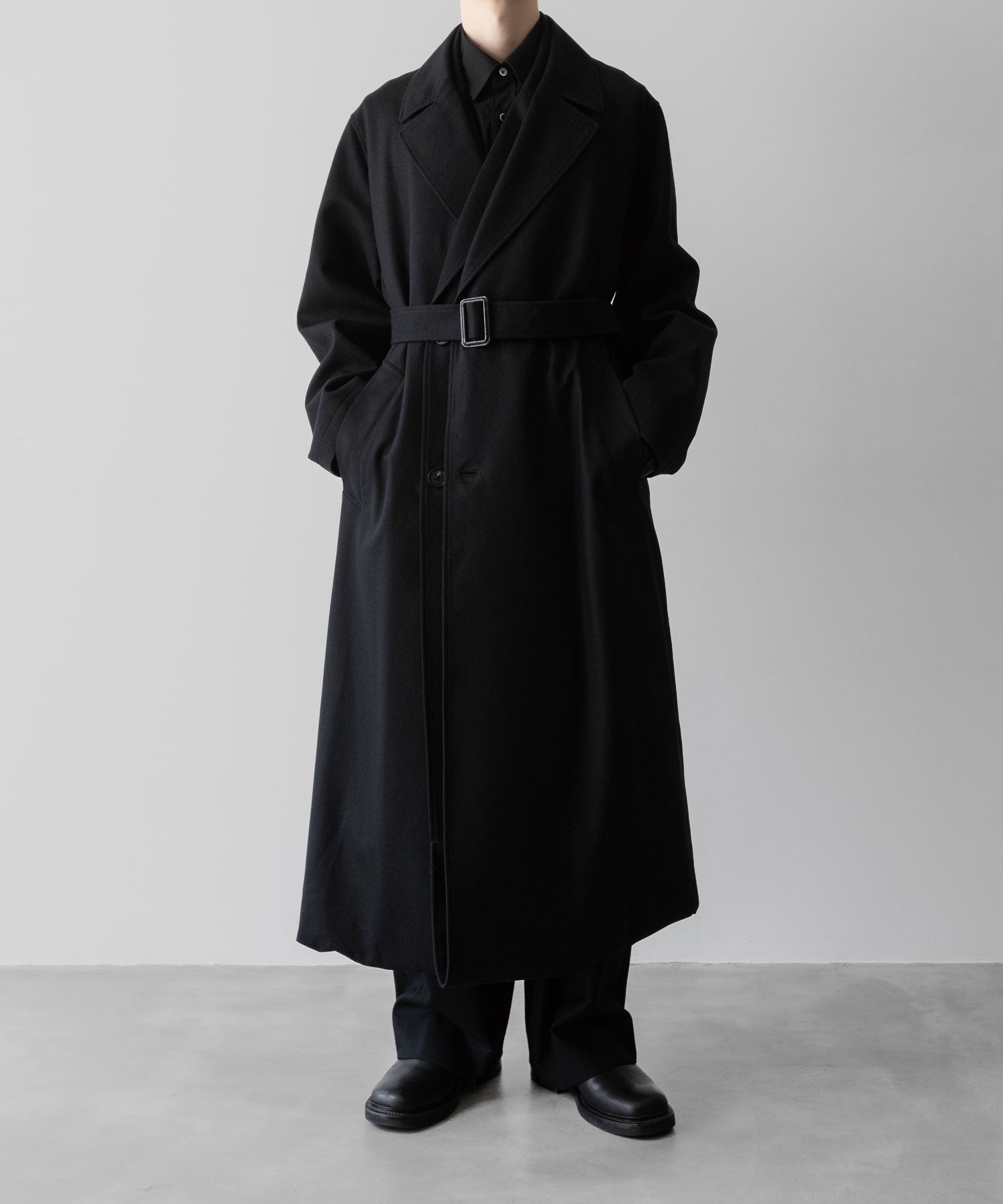 【ssstein】OVERSIZED DOCKING DOUBLE BREASTED COAT - BLACK