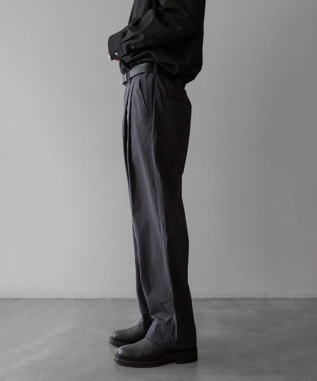 stein ssstein シュタインのWINDPROOF NYLON WIDE EASY TROUSERSのDARK GREY KHAKI公式通販サイトsession福岡セレクトショップ