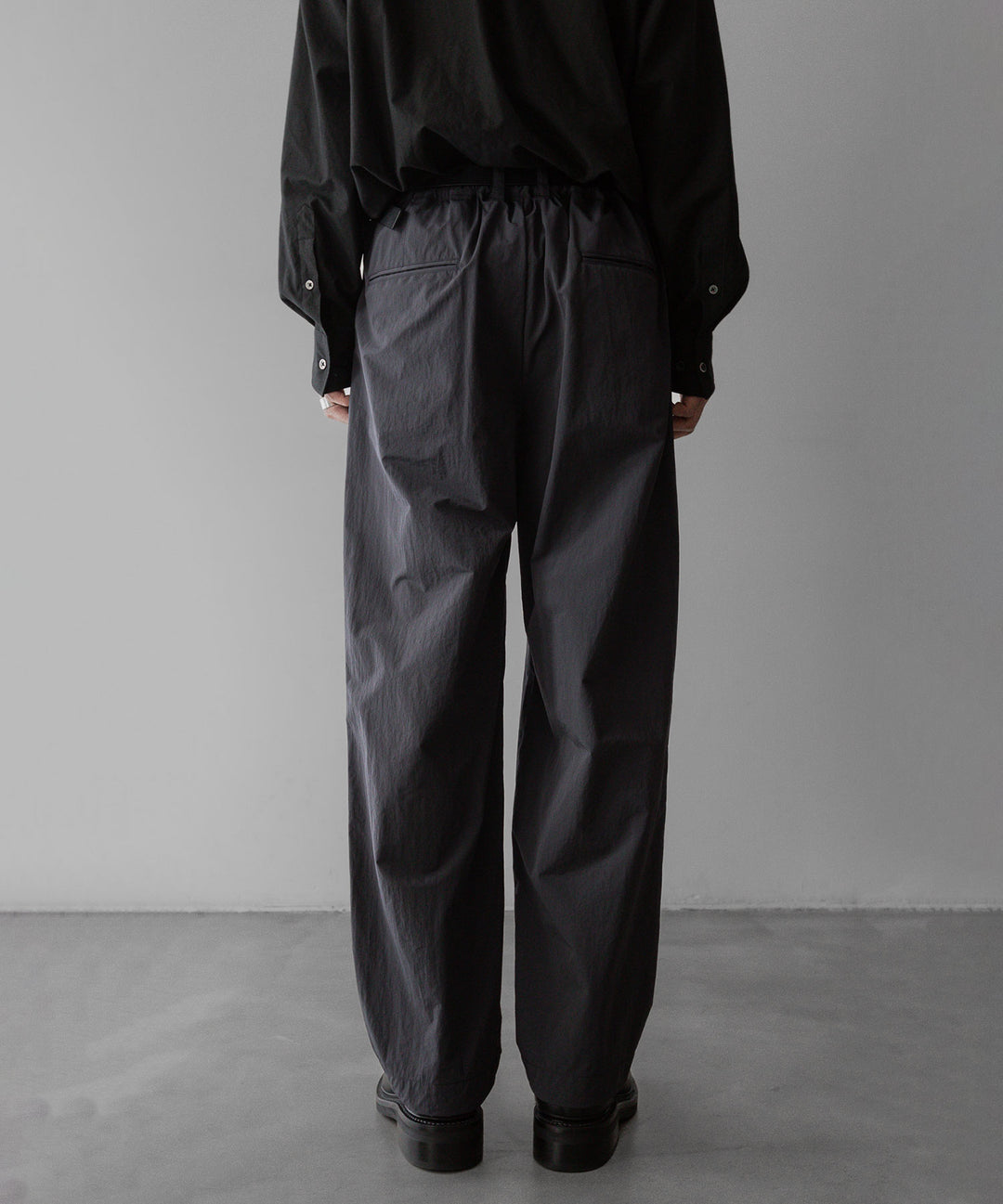 stein ssstein シュタインのWINDPROOF NYLON WIDE EASY TROUSERSのDARK GREY KHAKI公式通販サイトsession福岡セレクトショップ