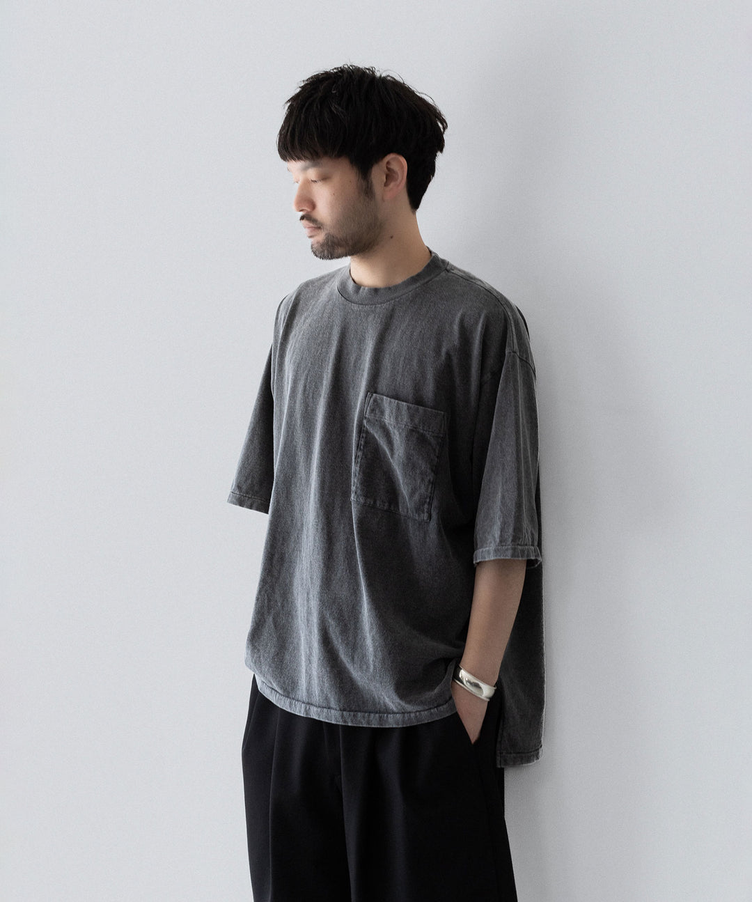 【INTÉRIM】    HYPER BIG VINTAGE FADE BLACK POCKET T-SHIRT - MID BLACK