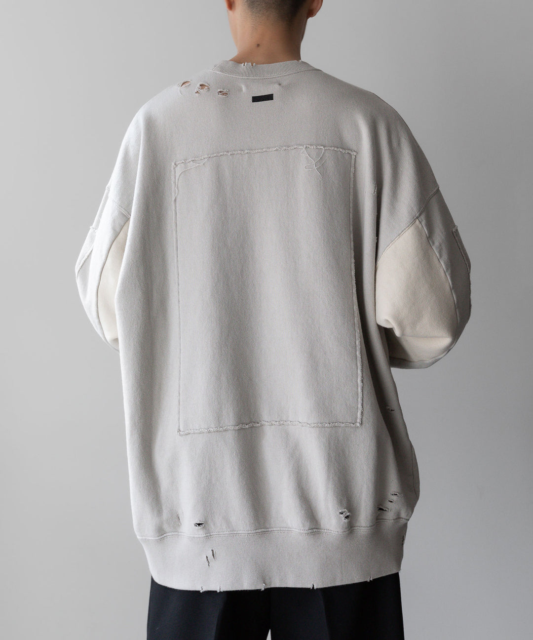 stein(シュタイン)の23AWコレクションOVERSIZED REBUILD SWEAT LSのGREIGE
