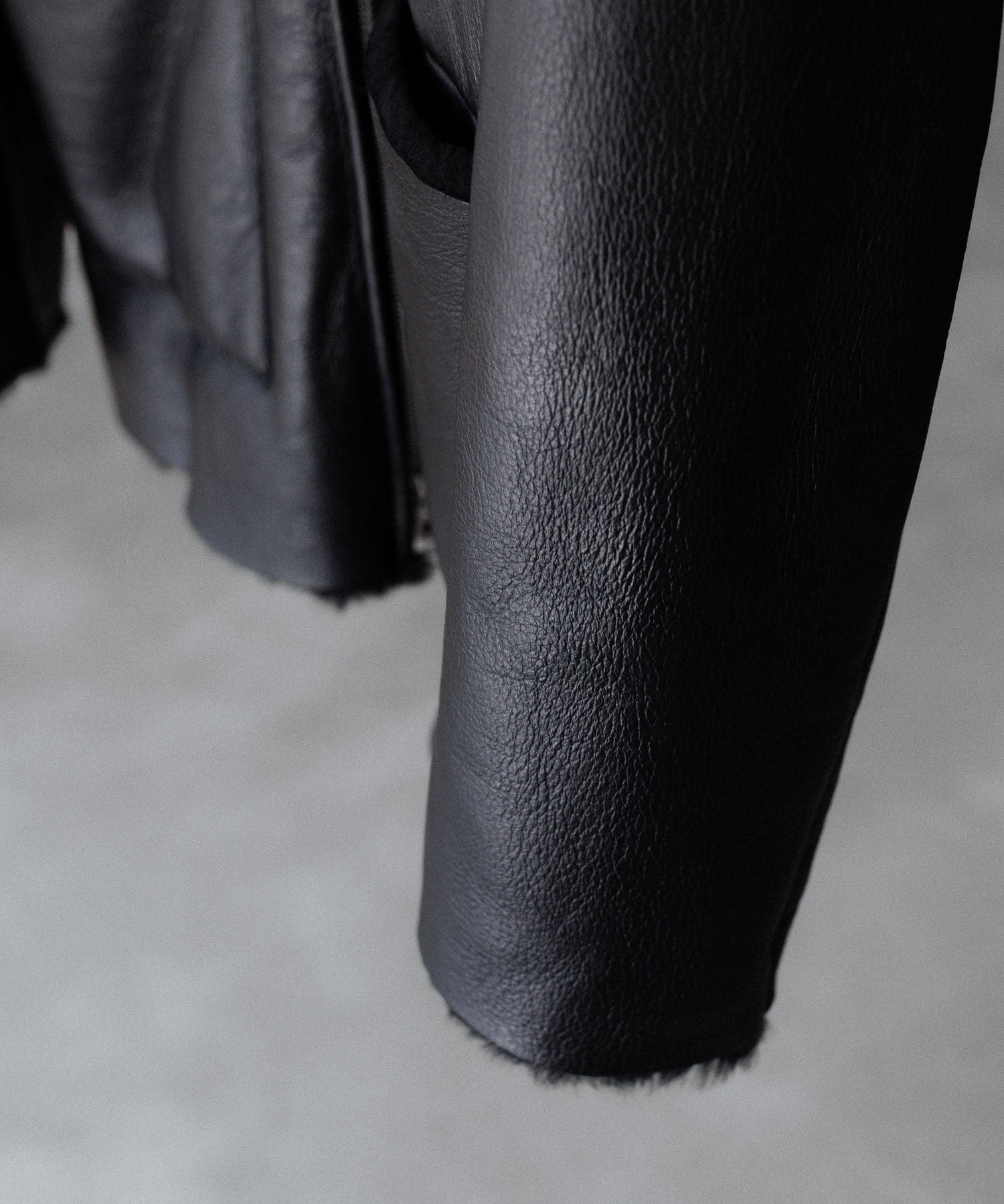 【ssstein】CUT-OFF MOUTON JACKET - BLACK