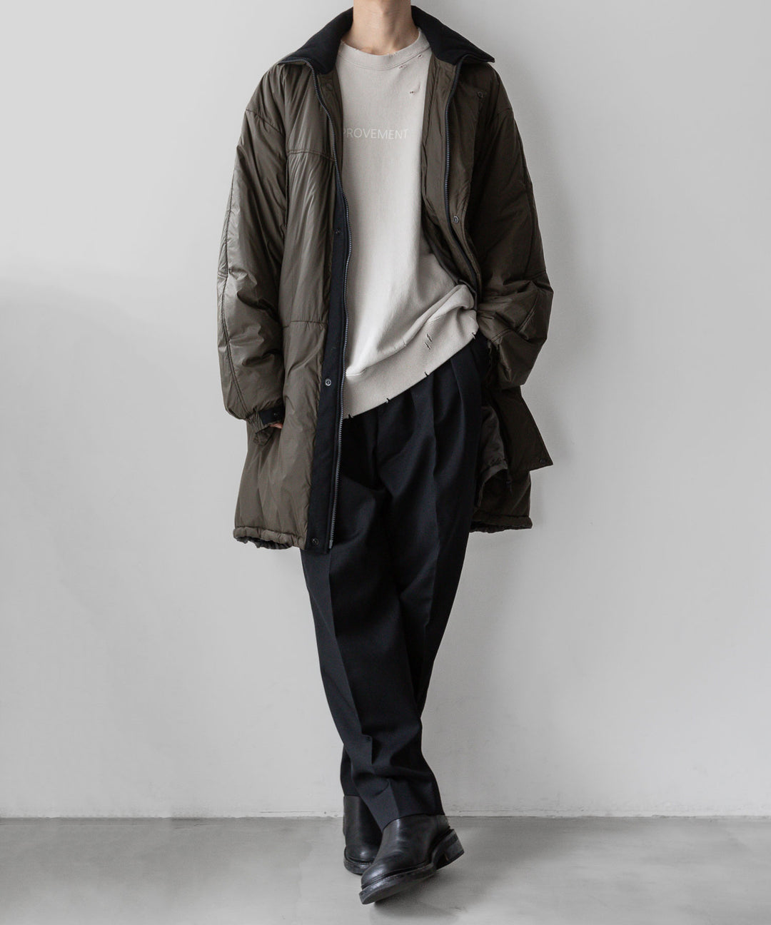 stein(シュタイン)の23AWコレクションOVERSIZED REBUILD SWEAT LSのGREIGE