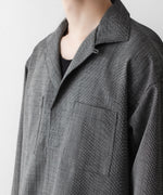 画像をギャラリービューアに読み込む, INTÉRIM - インテリムのWOOL END-ON-END SUITING DEADSTOCK FABRIC SKIPPER SHIRTのBLACK公式通販サイトsession福岡セレクトショップ
