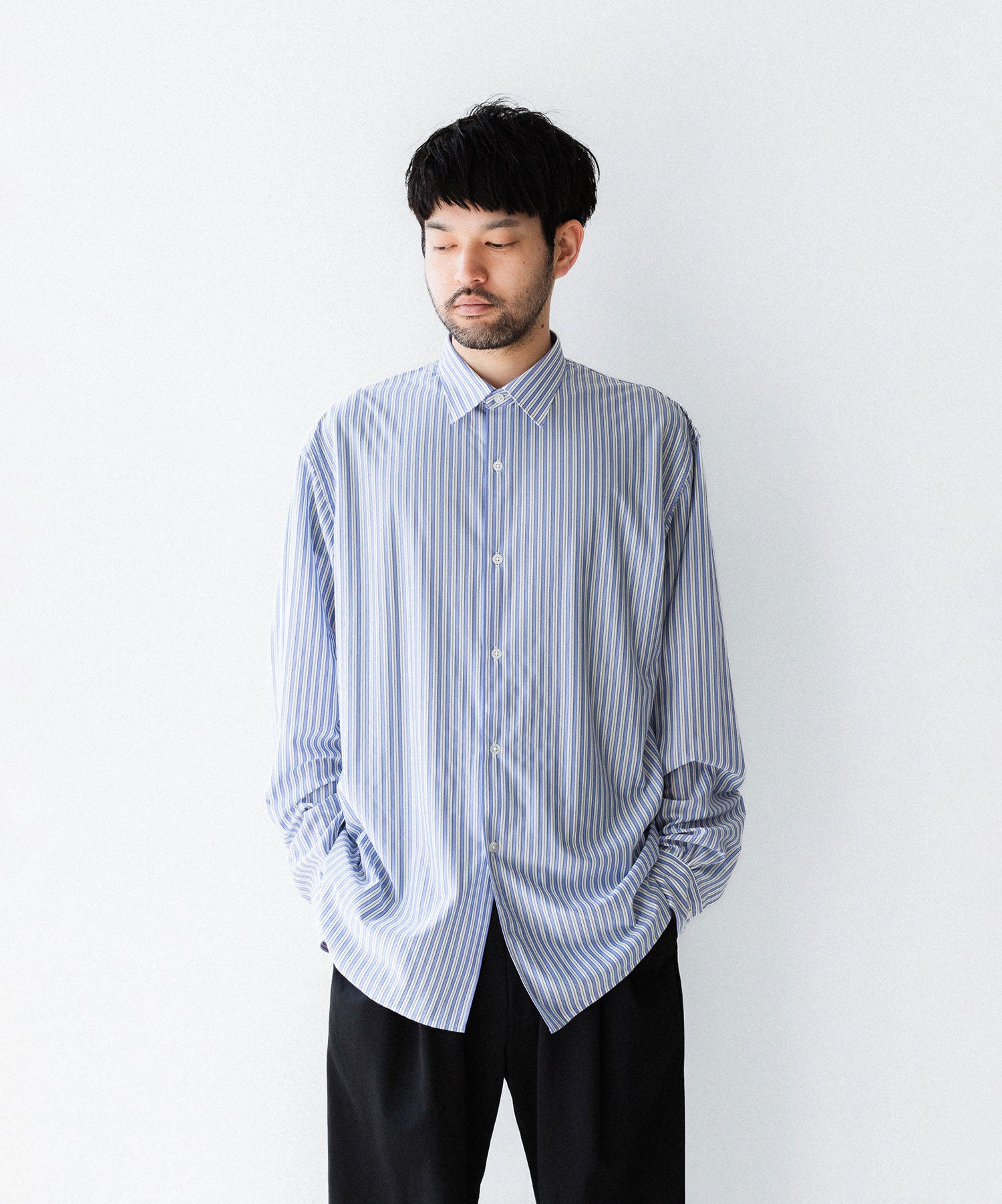 KANEMASA PHIL.】46G STRIPE MODEST SHIRT - SAX BLACK | 公式通販