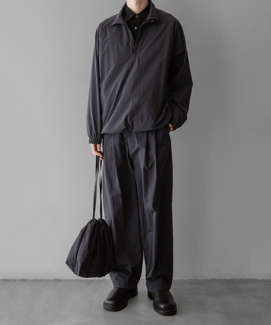 【stein】ssstein シュタインのWINDPROOF NYLON HALF ZIP PULLOVERのDARK GREY KHAKI 公式通販サイトsession福岡セレクトショップ