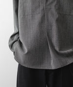 画像をギャラリービューアに読み込む, INTÉRIM - インテリムのWOOL END-ON-END SUITING DEADSTOCK FABRIC SKIPPER SHIRTのBLACK公式通販サイトsession福岡セレクトショップ
