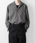 画像をギャラリービューアに読み込む, INTÉRIM - インテリムのWOOL END-ON-END SUITING DEADSTOCK FABRIC SKIPPER SHIRTのBLACK公式通販サイトsession福岡セレクトショップ
