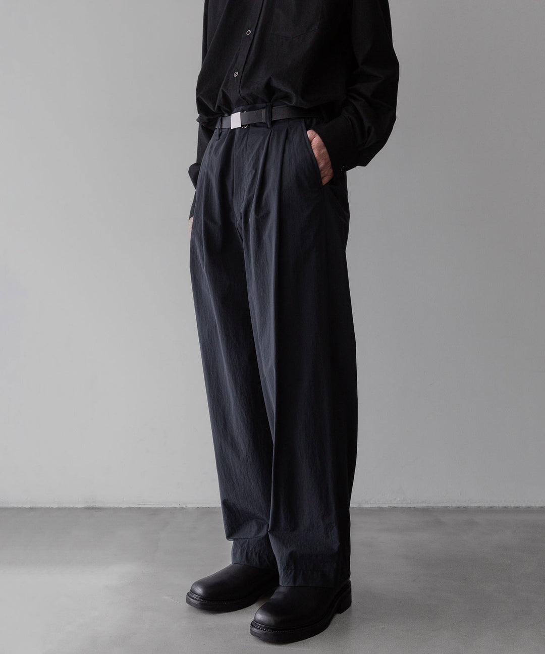 【stein】ssstein シュタインのWINDPROOF NYLON WIDE EASY TROUSERSのBLACK 公式通販サイトsession福岡セレクトショップ