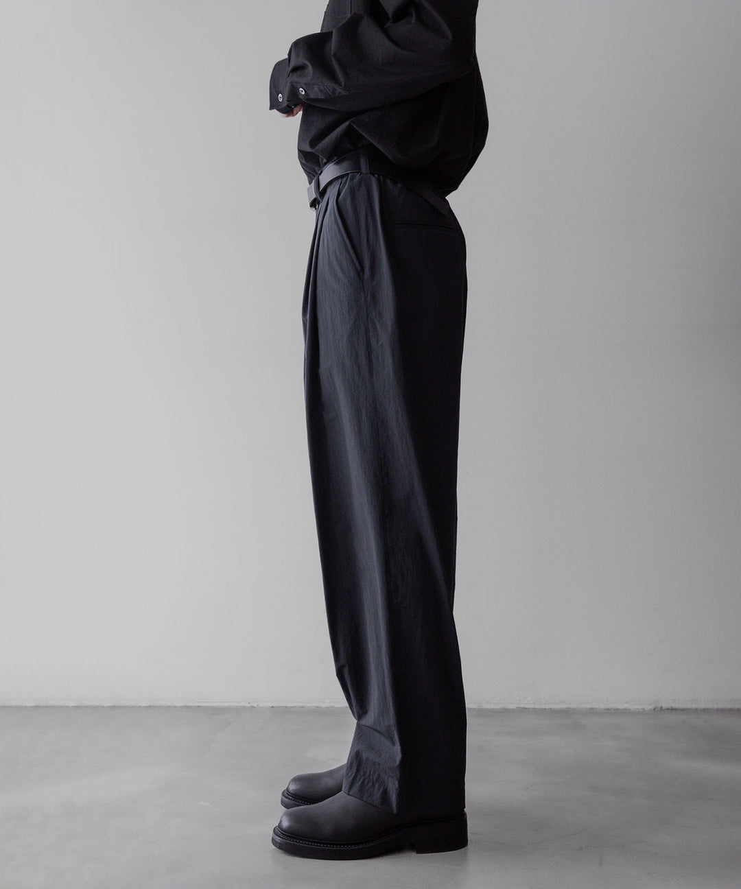 【stein】ssstein シュタインのWINDPROOF NYLON WIDE EASY TROUSERSのBLACK 公式通販サイトsession福岡セレクトショップ