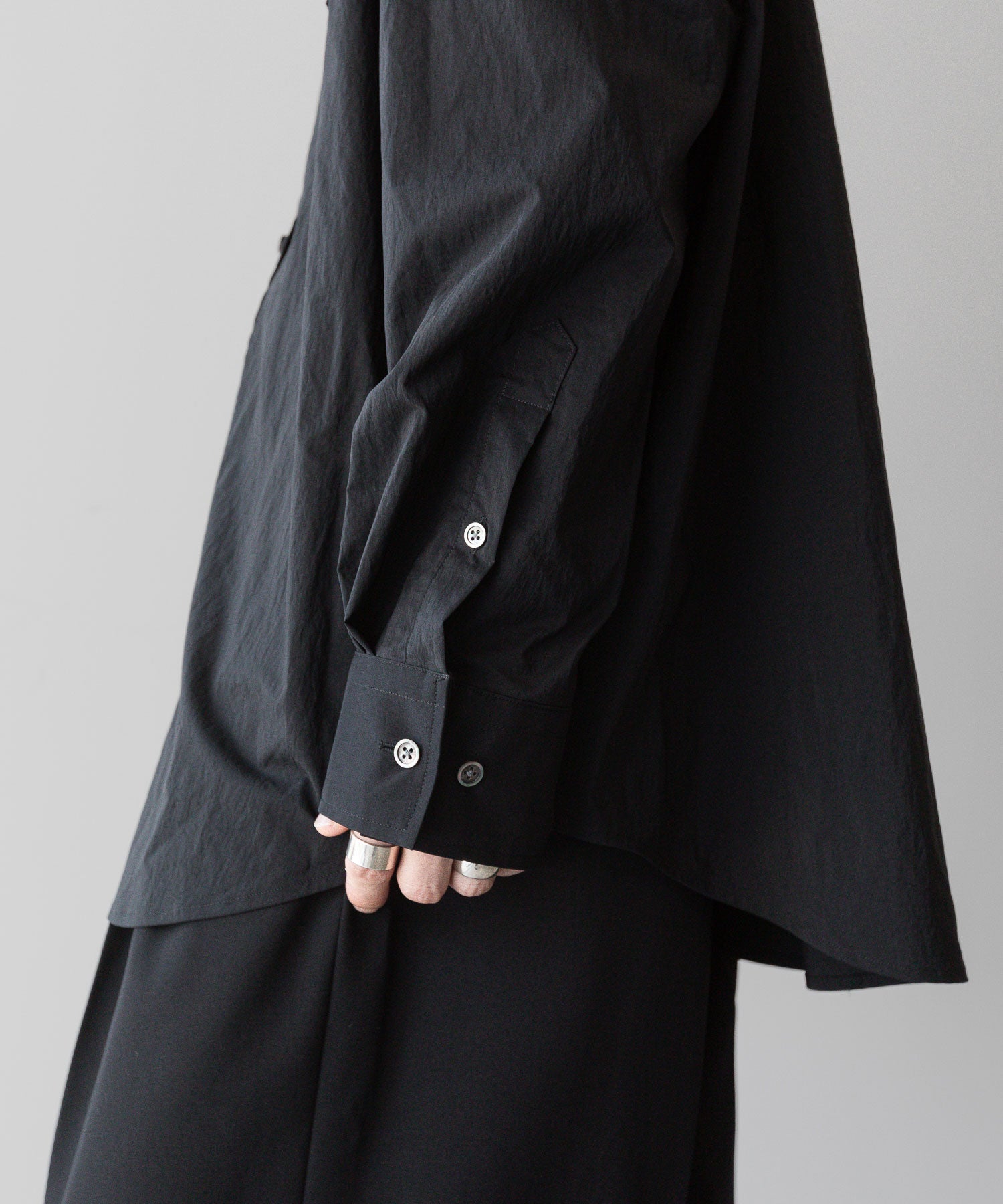 ssstein(シュタイン)の24AWコレクション WINDPROOF NYLON STANDARD SHIRT - BLACK 公式通販サイトsession福岡セレクトショップ