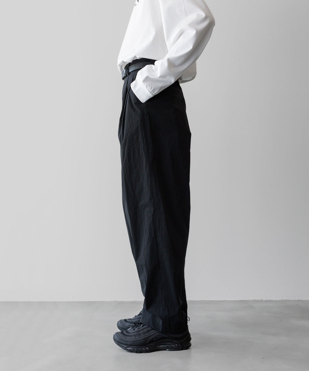 ssstein(シュタイン)の24AWコレクション WINDPROOF NYLON EASY WIDE TROUSERS - BLACK 公式通販サイトsession福岡セレクトショップ