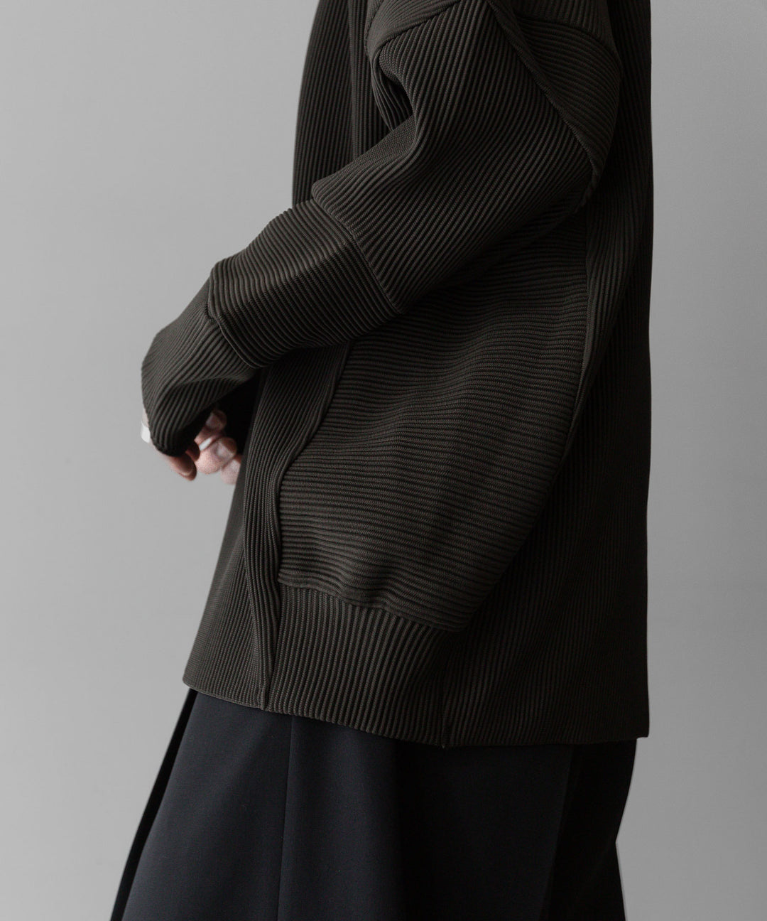 【stein】ssstein シュタインのGRADATION PLEATS COMBINATION SLEEVES LSのMILITARY KHAKI　 公式通販サイトsession福岡セレクトショップ