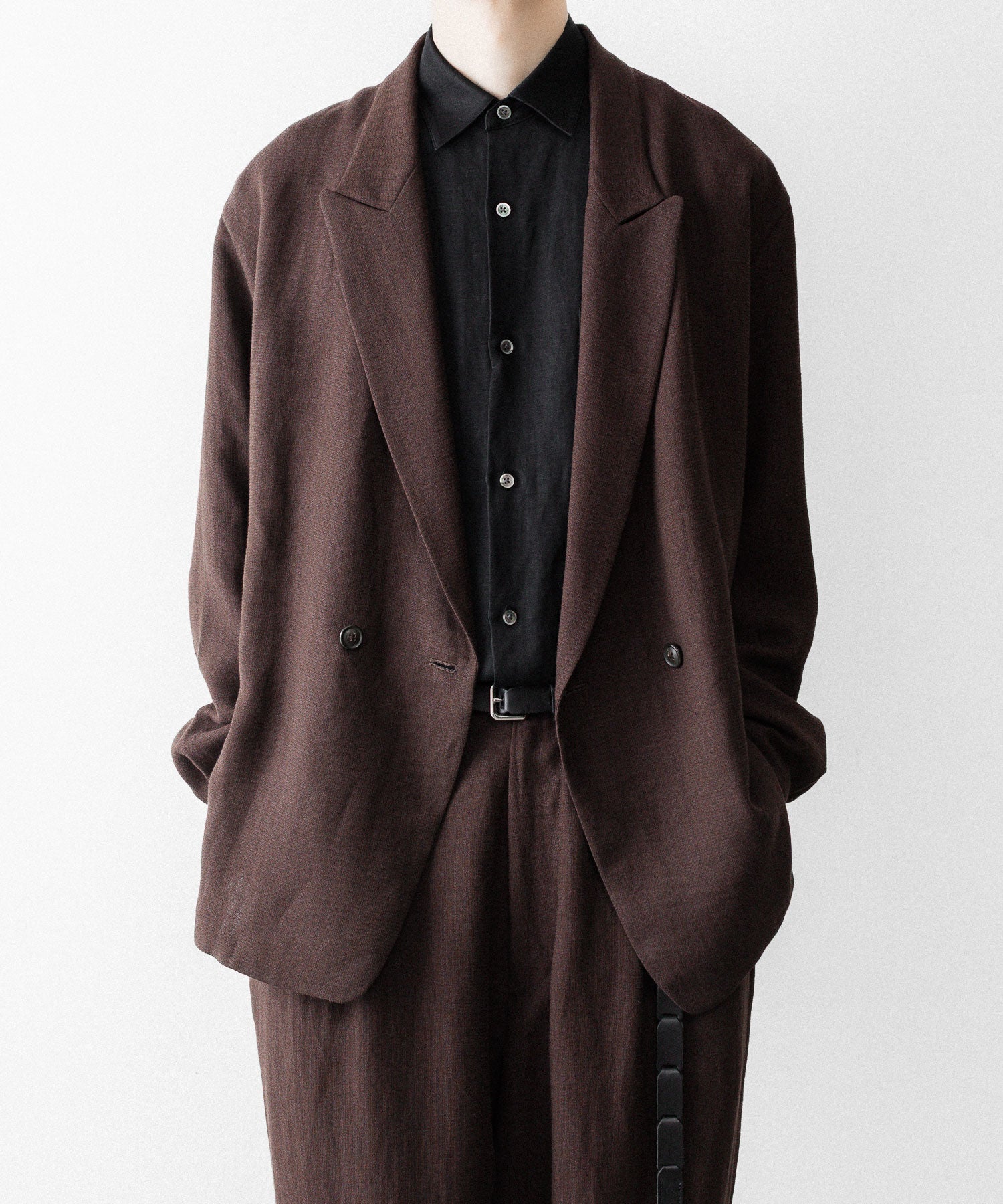 UJOH】PEAKED LAPEL COLLAR SHIRT JKT - CHOCOLATE | 公式通販サイト