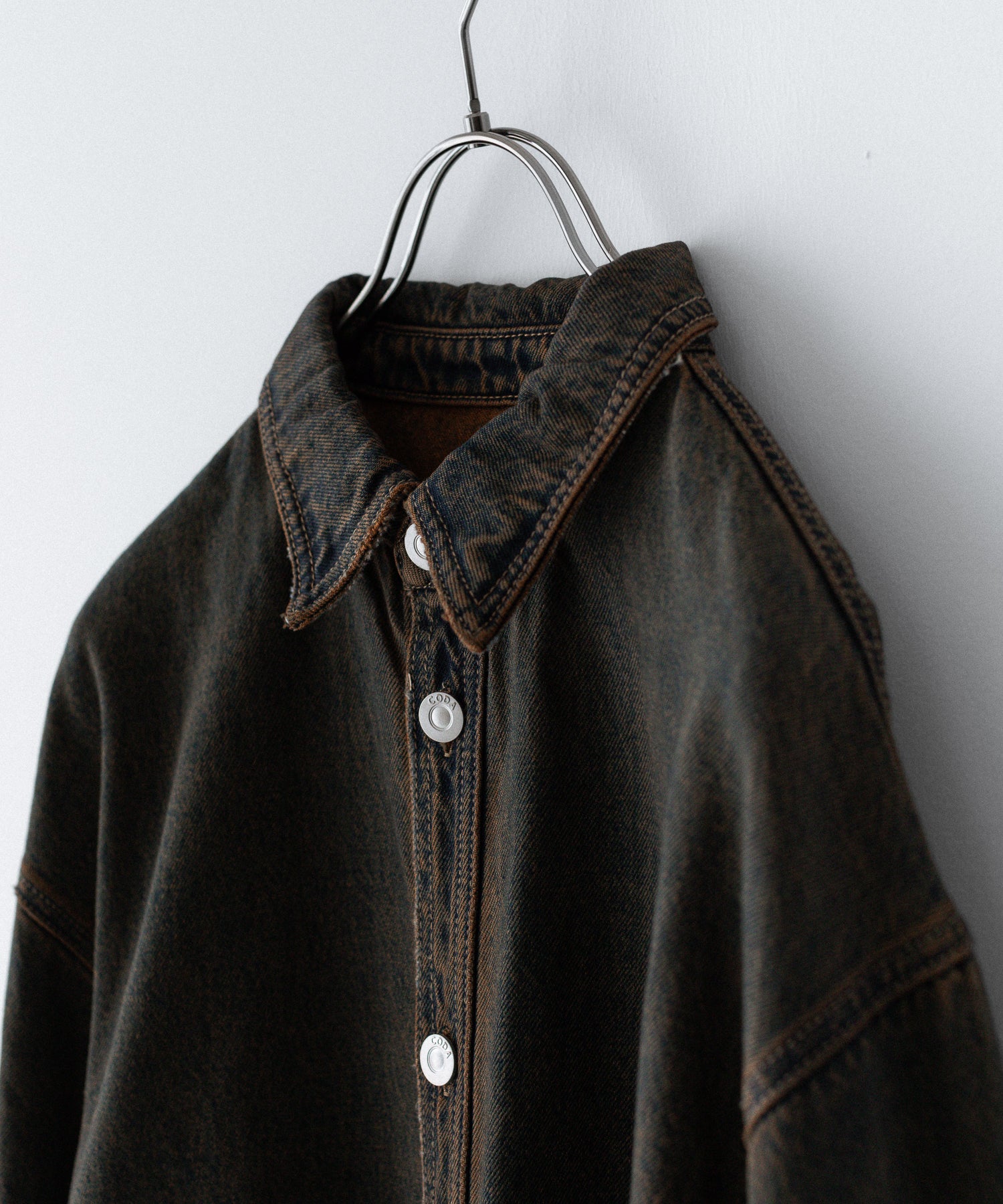 【CODA】BLACK BROWN WASH DENIM SHIRT JACKET - BLACK BROWN