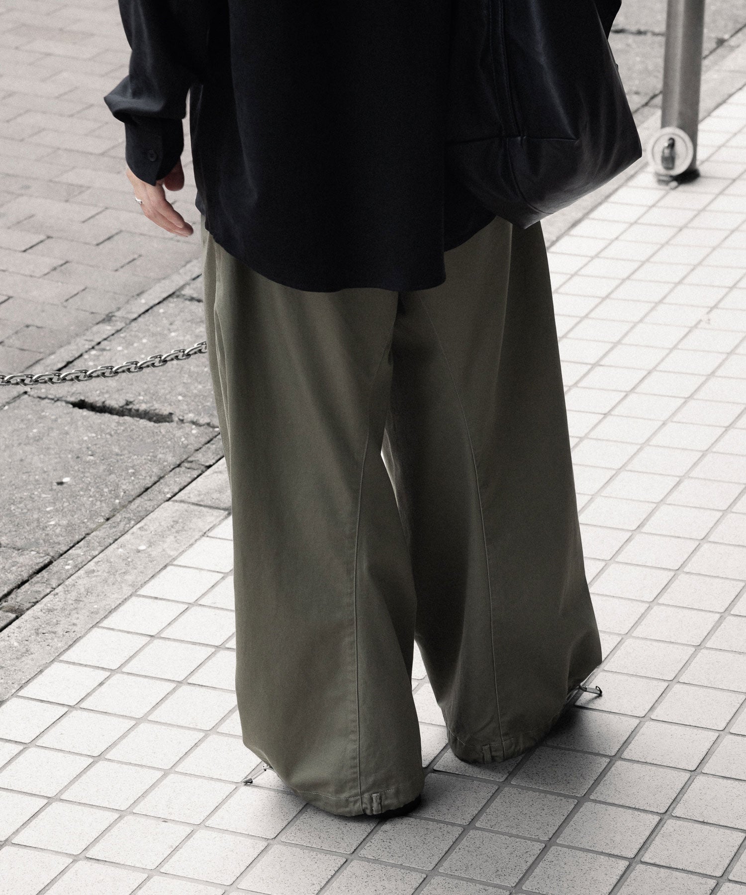 【 VEIN 】COTTON MOLESKIN 3D FILED TROUSERS - KHAKI