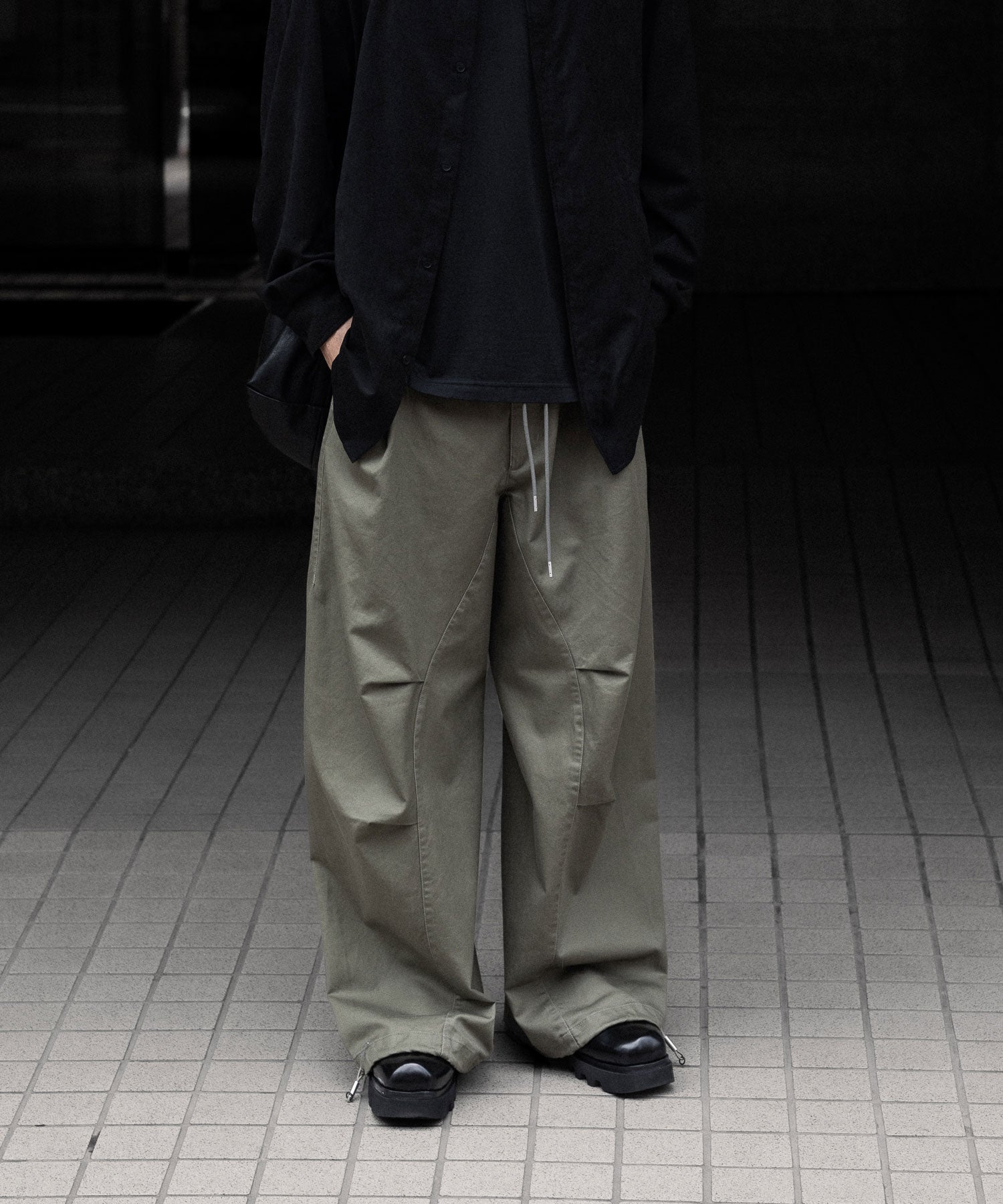 【 VEIN 】COTTON MOLESKIN 3D FILED TROUSERS - KHAKI