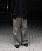 画像をギャラリービューアに読み込む, 【 VEIN 】COTTON MOLESKIN 3D FILED TROUSERS - KHAKI

