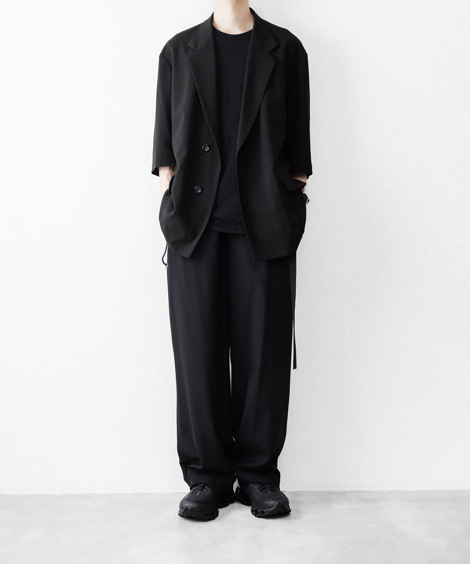 【UJOH(ウジョー)】2BS Belt Half Sleeve JKT(2) UJOH】2BS BELT HALF SLEEVE JKT - BLACK | 公式通販サイト session