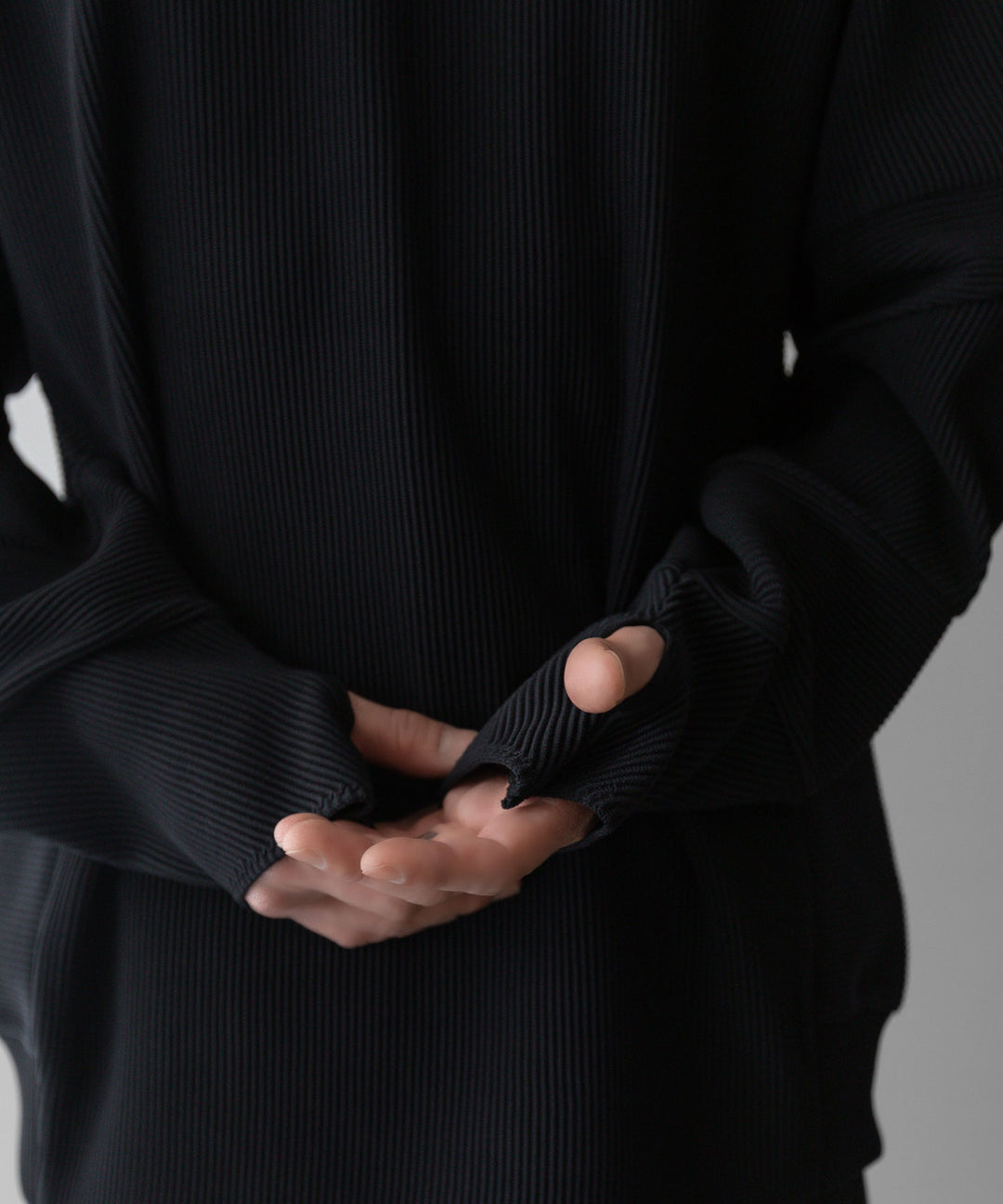 【stein】ssstein シュタインのGRADATION PLEATS COMBINATION SLEEVES LSのBLACK　 公式通販サイトsession福岡セレクトショップ