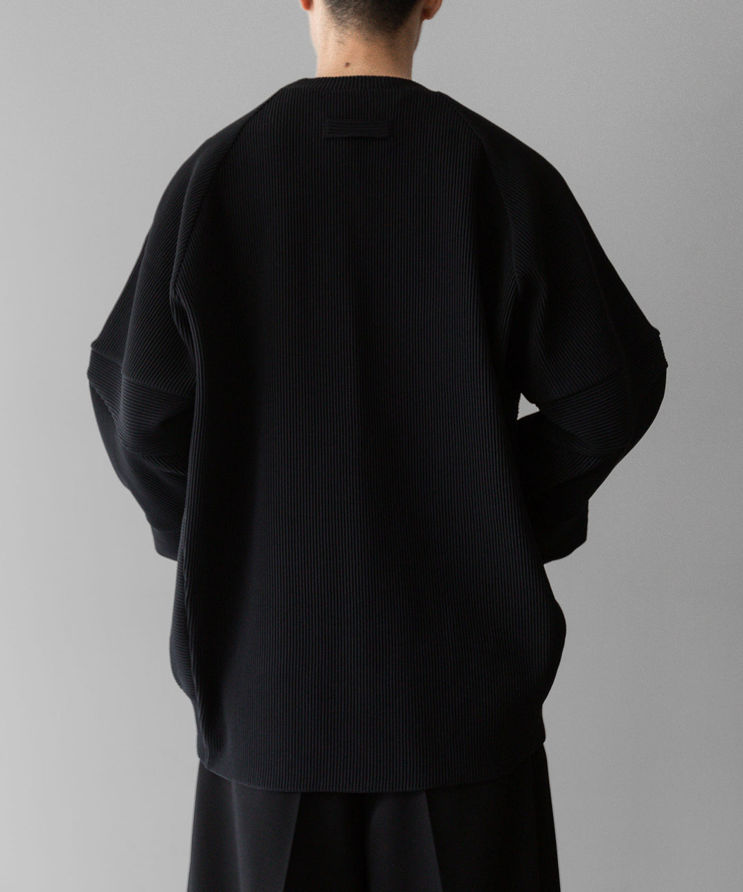 【stein】ssstein シュタインのGRADATION PLEATS COMBINATION SLEEVES LSのBLACK　 公式通販サイトsession福岡セレクトショップ