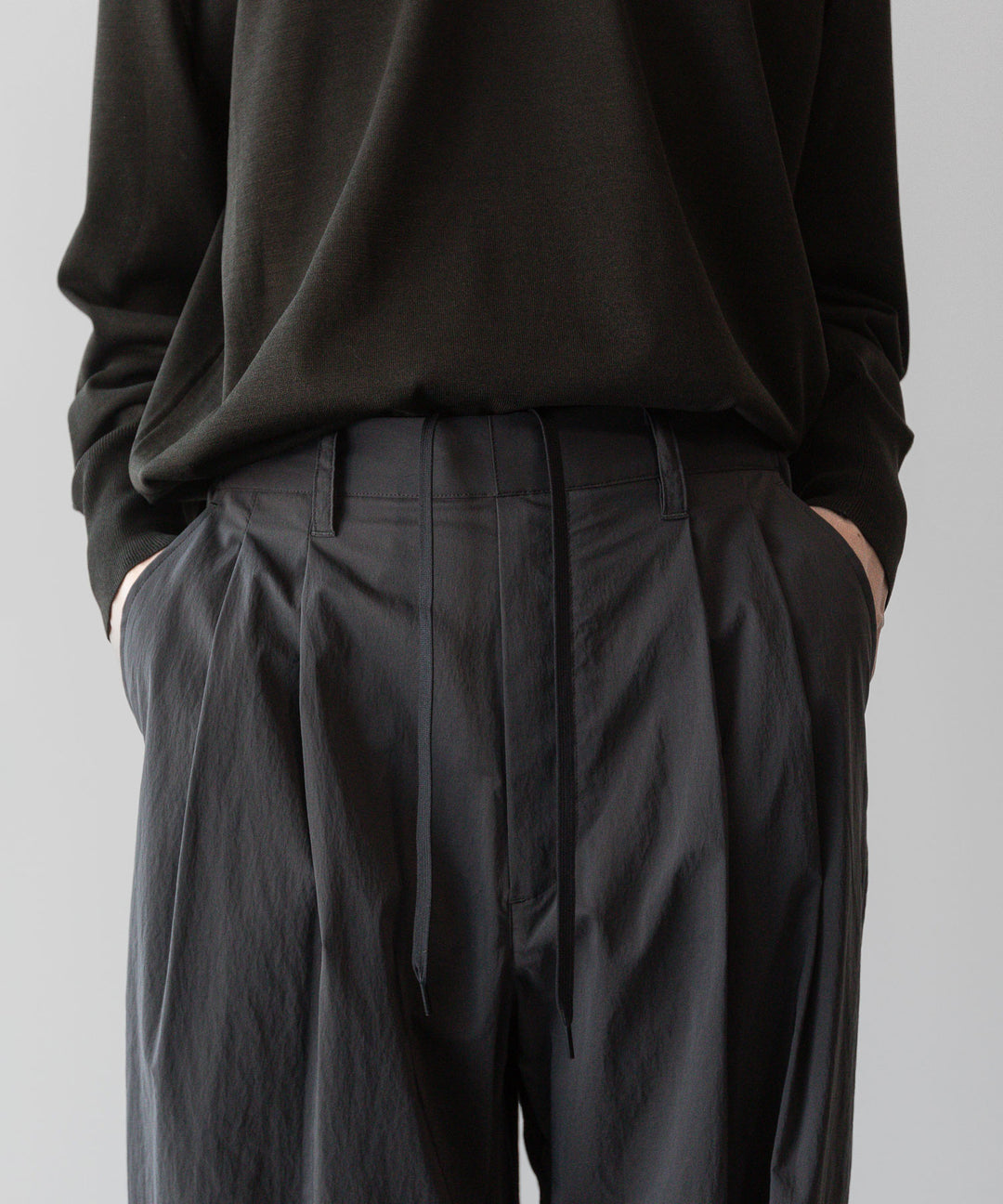 ssstein(シュタイン)の24AWコレクション WINDPROOF NYLON EASY WIDE TROUSERS - GREY KHAKI 公式通販サイトsession福岡セレクトショップ