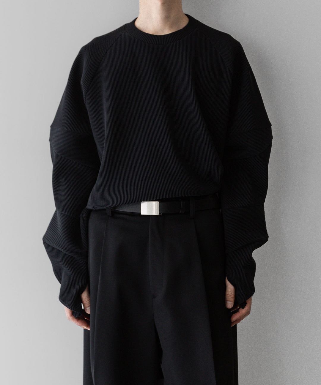 【stein】ssstein シュタインのGRADATION PLEATS COMBINATION SLEEVES LSのBLACK　 公式通販サイトsession福岡セレクトショップ