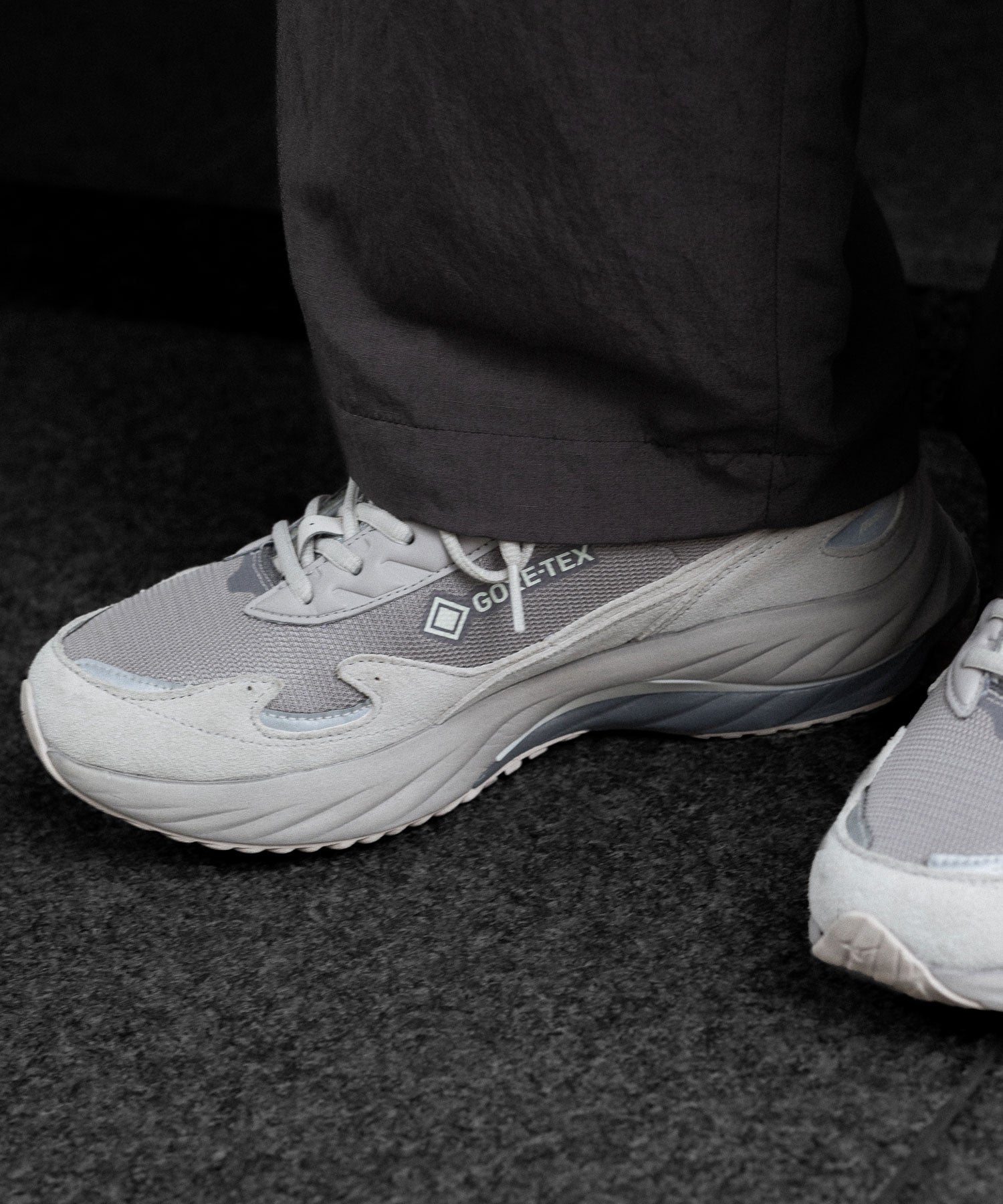 MIZUNO-ミズノのスニーカー WAVE RIDER β GTXのGREY×GREY×LIGHT GREY 公式通販サイトsession福岡セレクトショップ