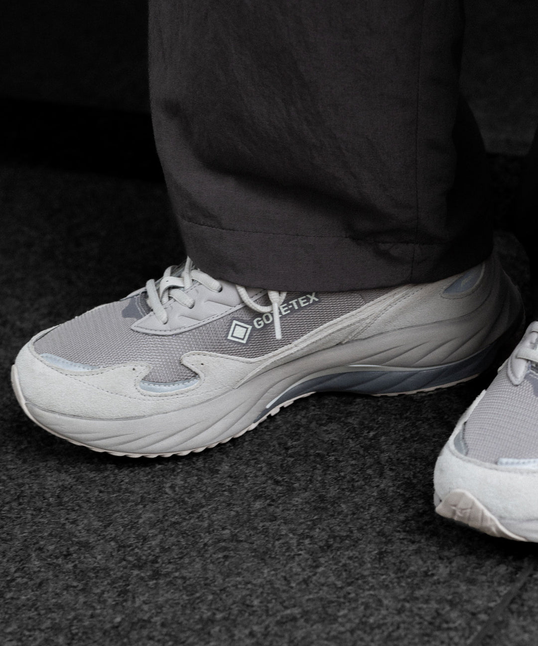 MIZUNO-ミズノのスニーカー WAVE RIDER β GTXのGREY×GREY×LIGHT GREY 公式通販サイトsession福岡セレクトショップ